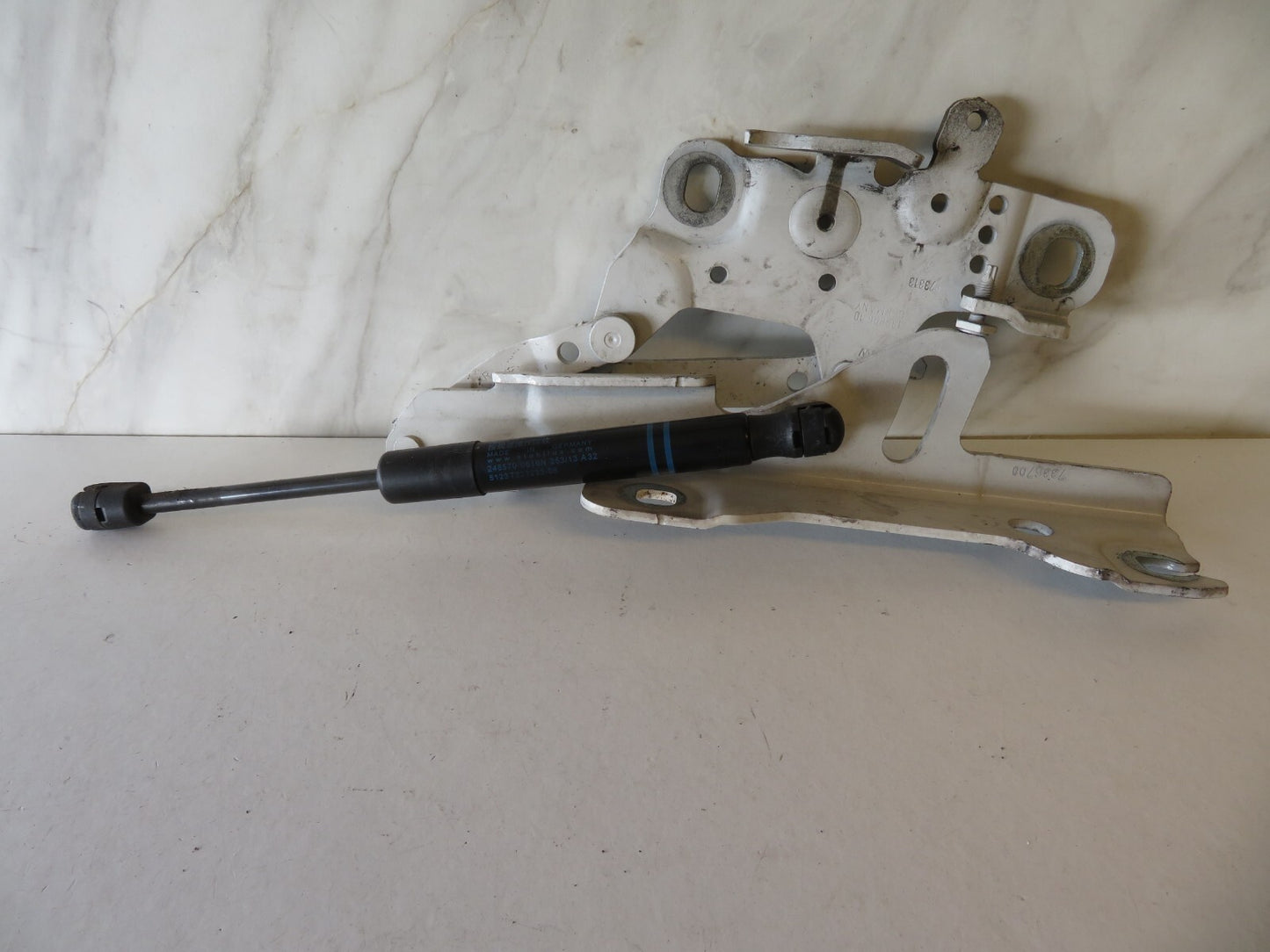 BMW 1 SERIES F20 BONNET HINGES IN WHITE 2012-2018 AMS1310