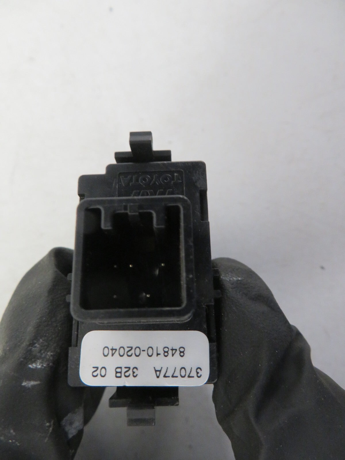 TOYOTA COROLLA FRONT WINDOW SWITCH LEFT SIDE 84810-02040  2004-2007 MIX1424-23