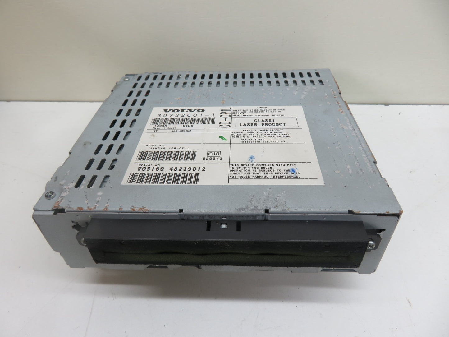 VOLVO V50 RADIO CD HEAD UNIT 30732601-1 2004-2008 HN54-1