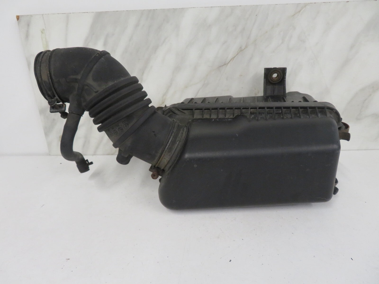 HYUNDAI GETZ AIR FILTER BOX 28111-1C000 2002-2005 1647-1