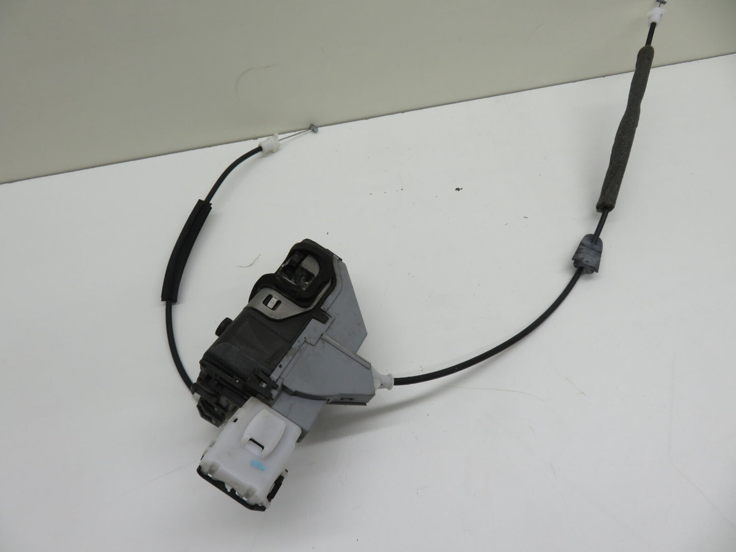 CITROEN C5 X7 NSR LEFT REAR DOOR LOCK CATCH PSA574393 2008-2015 1528