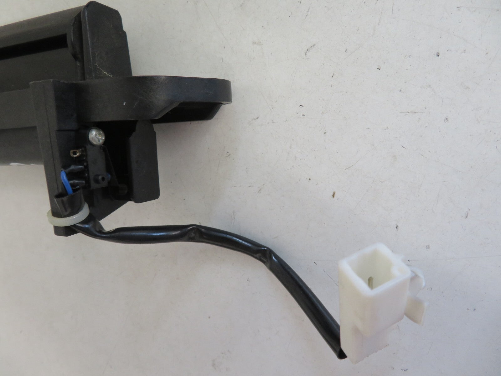 PEUGEOT 4007 BOOT HANDLE SWITCH 2007-2012 1315-18