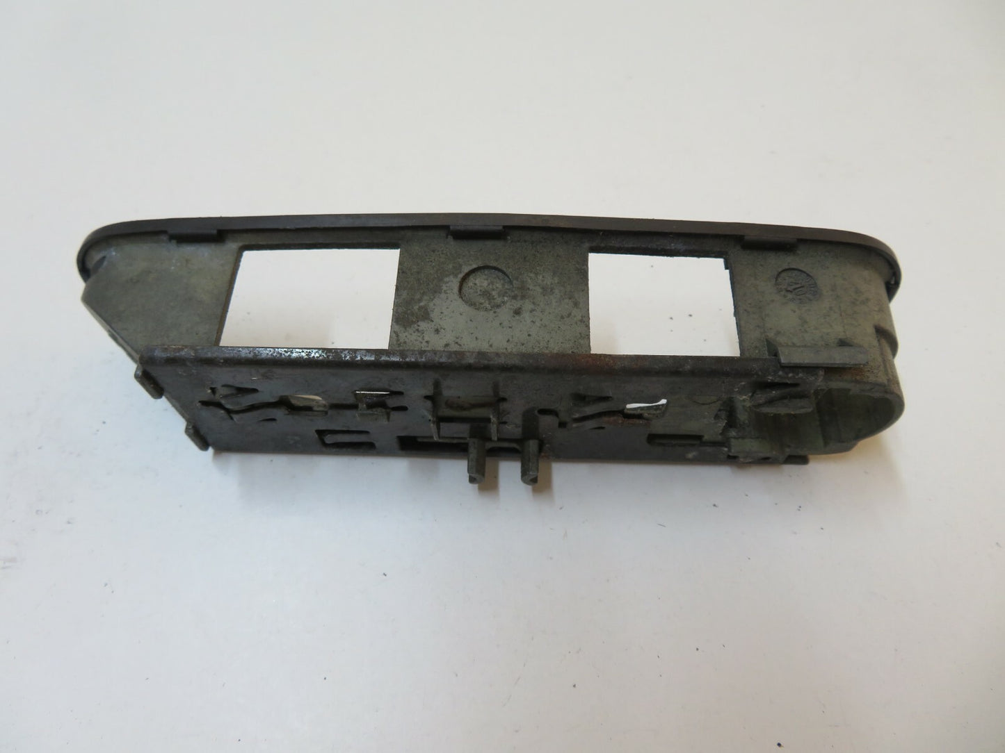 AUDI A6 C5 ALL ROAD EXTERNAL DOOR HANDLE HOLDER 4b2837886 1998-2003 REFB5