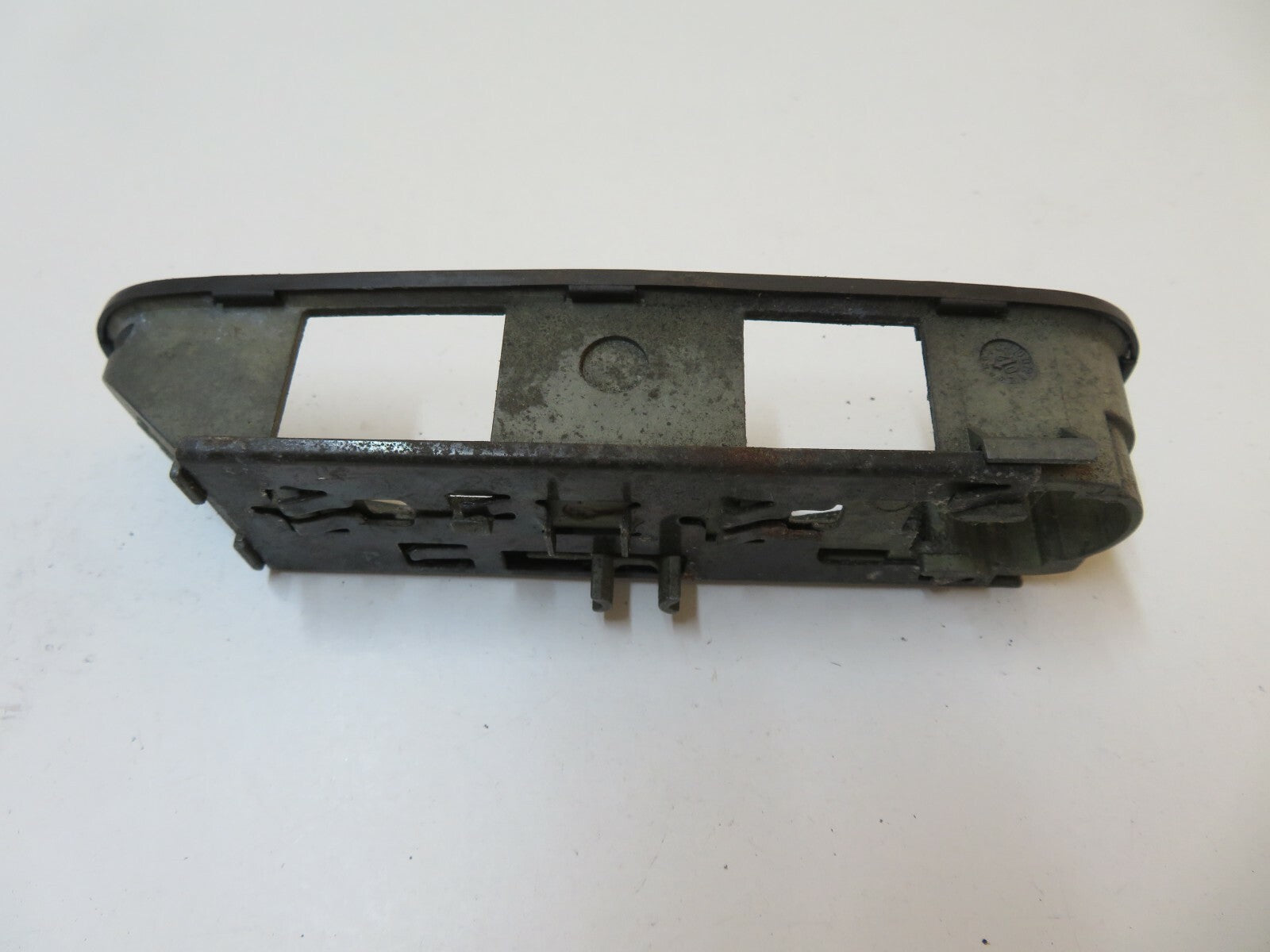 AUDI A6 C5 ALL ROAD EXTERNAL DOOR HANDLE HOLDER 4b2837886 1998-2003 REFB5