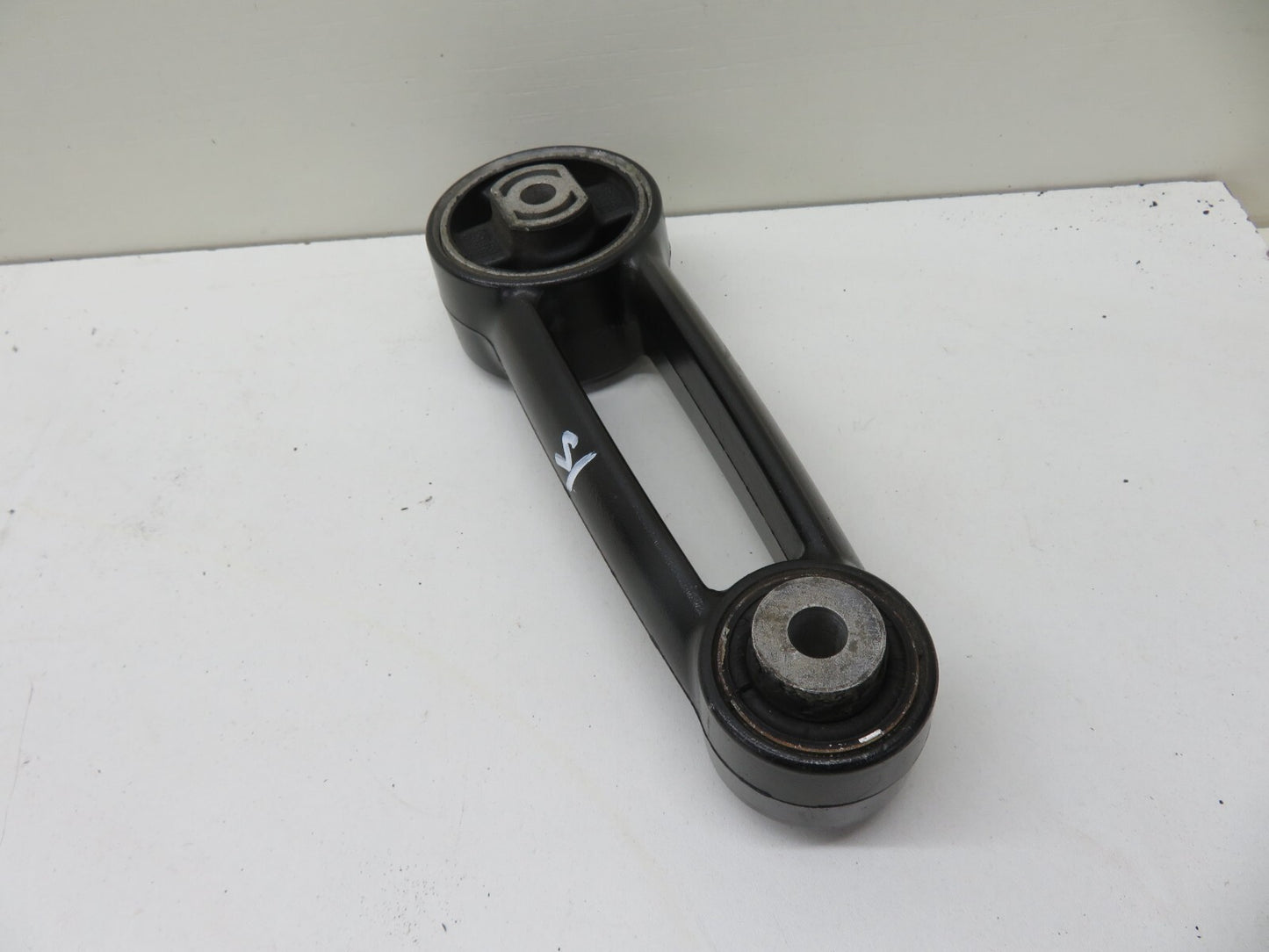 PORSCHE CAYENNE 955 UPPER ENGINE SUPPORT MOUNT 2003-2006 1718-15