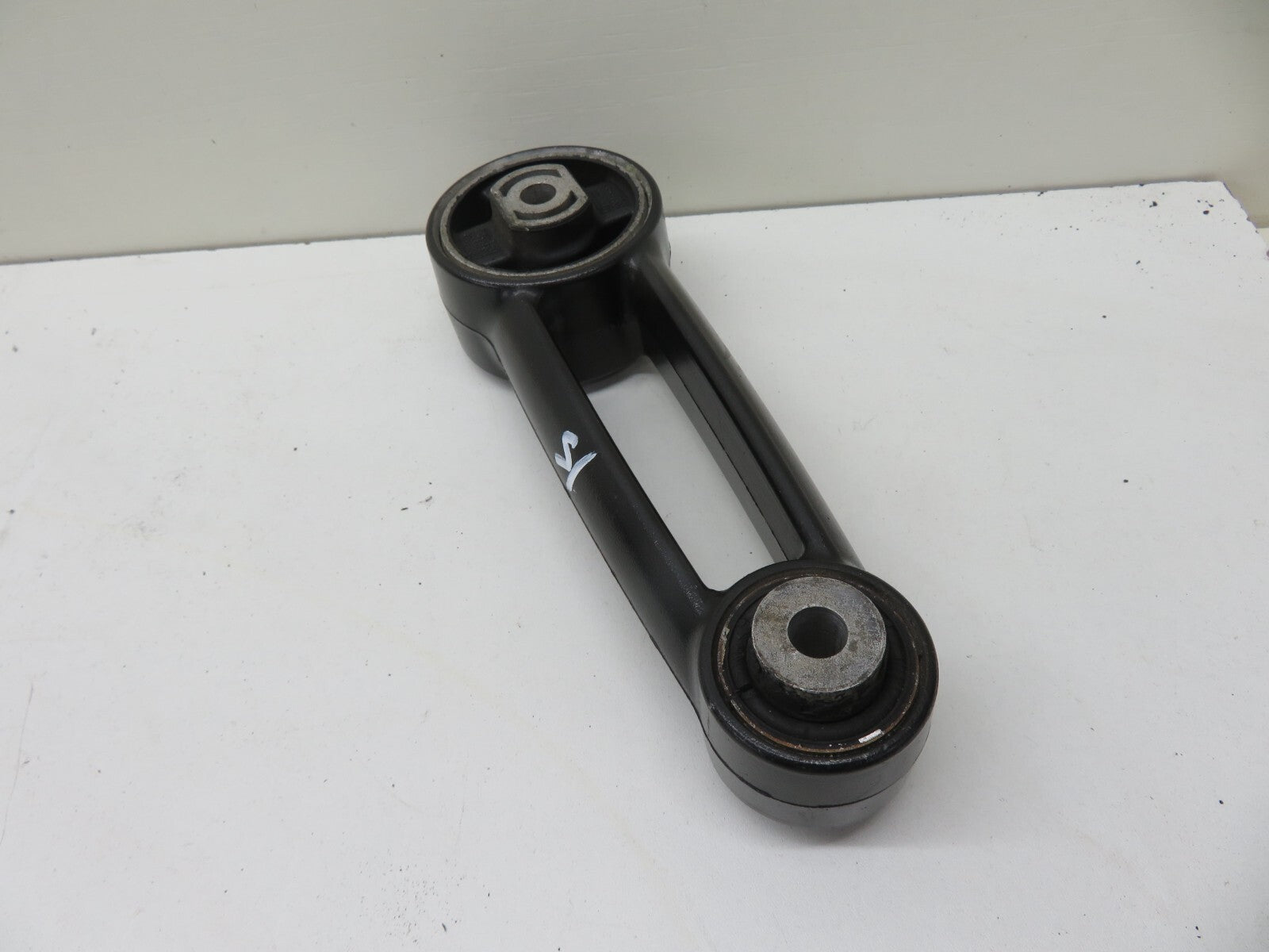 PORSCHE CAYENNE 955 UPPER ENGINE SUPPORT MOUNT 2003-2006 1718-15