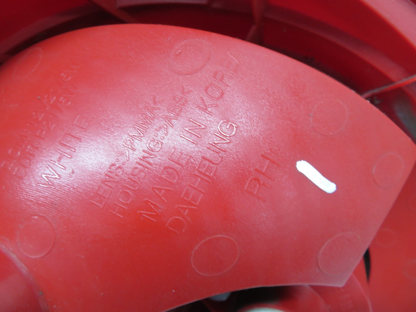 CHEVROLET OS DRIVER REAR TAIL LIGHT 2005-2010 1228-1