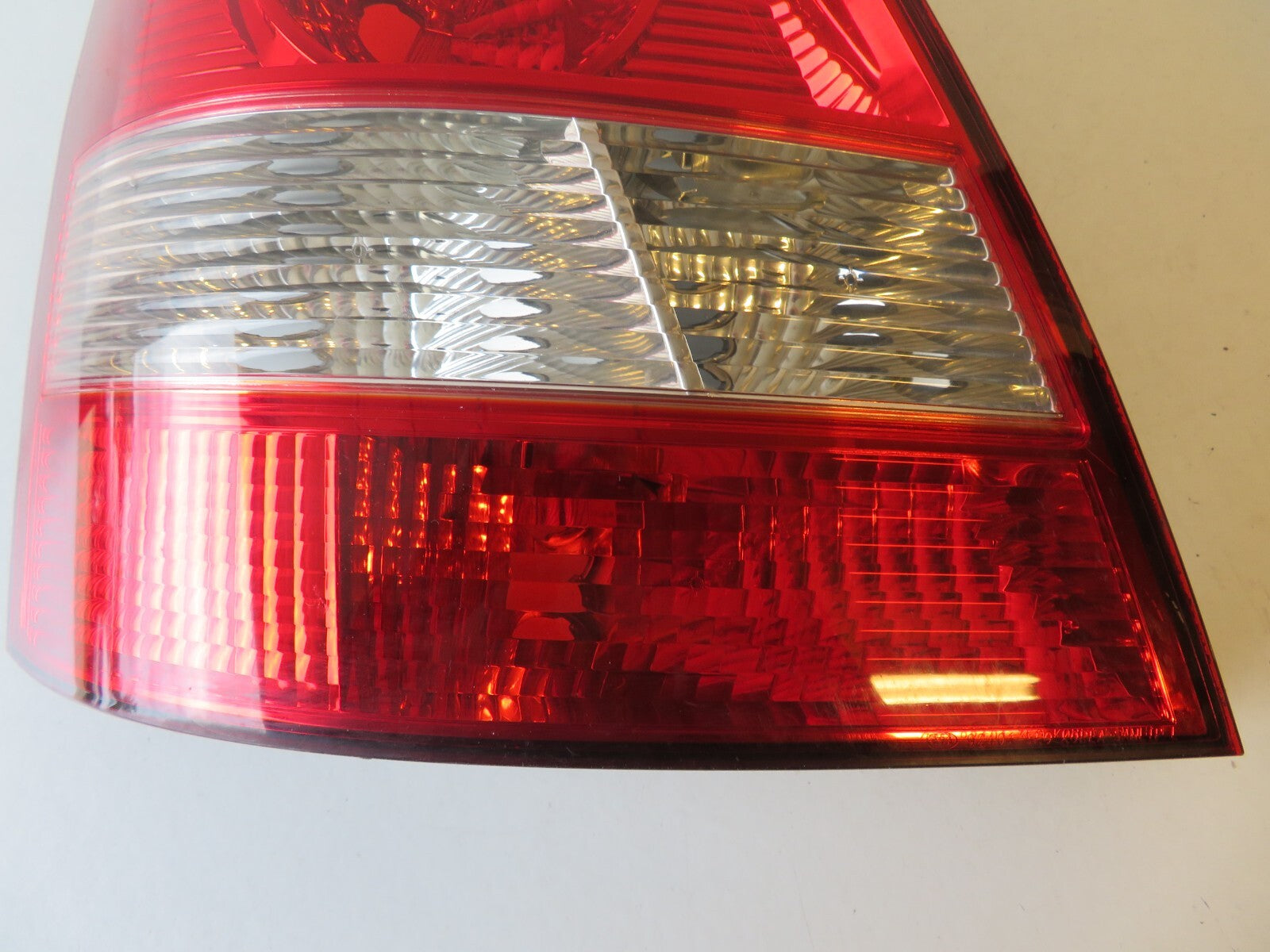 KIA SORENTO NS REAR TAIL LIGHT 2002-2006