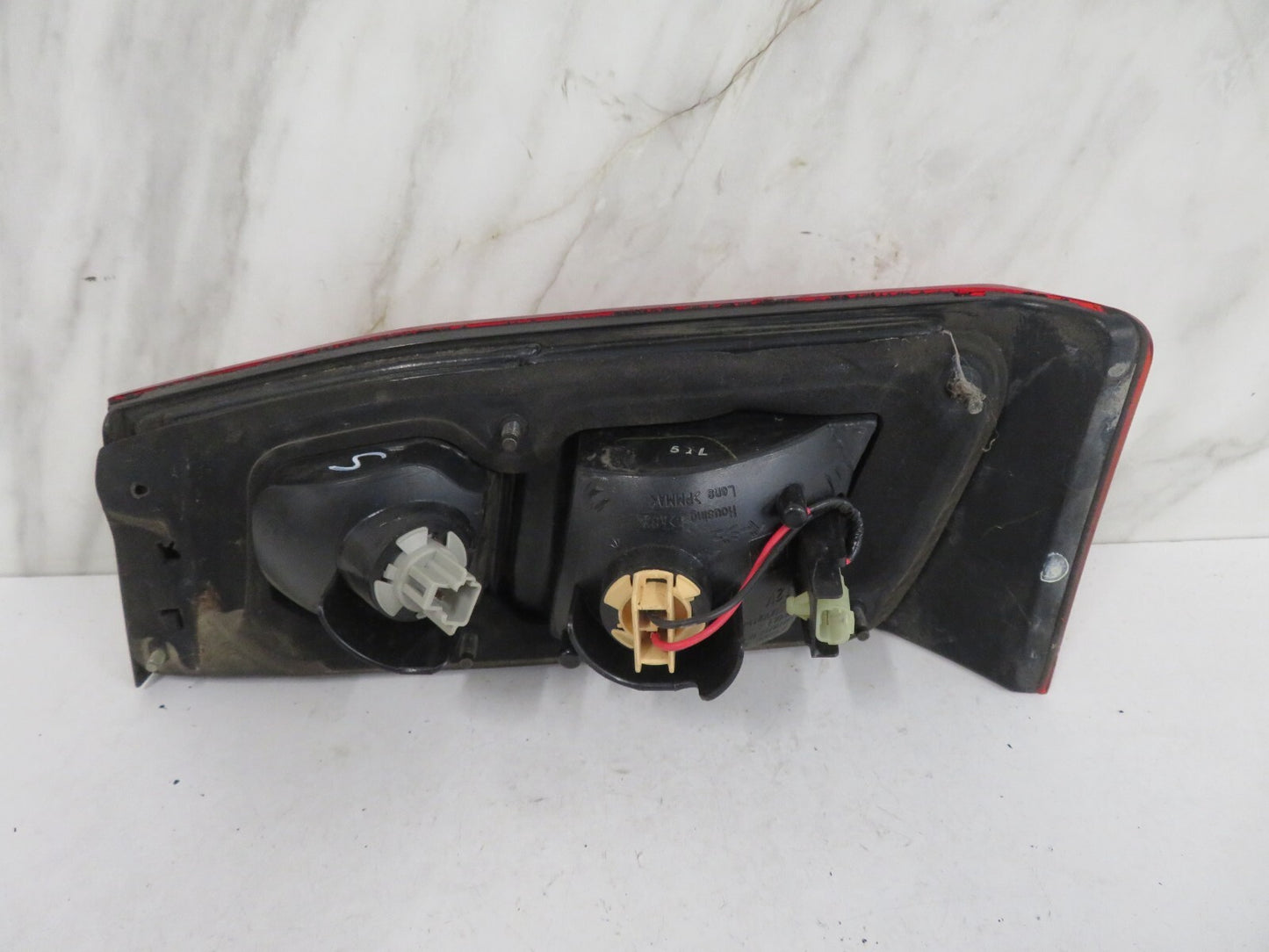 MITSUBISHI GALANT NS REAR TAIL LIGHT 226-87201 1996-2004 MIX-1710-5