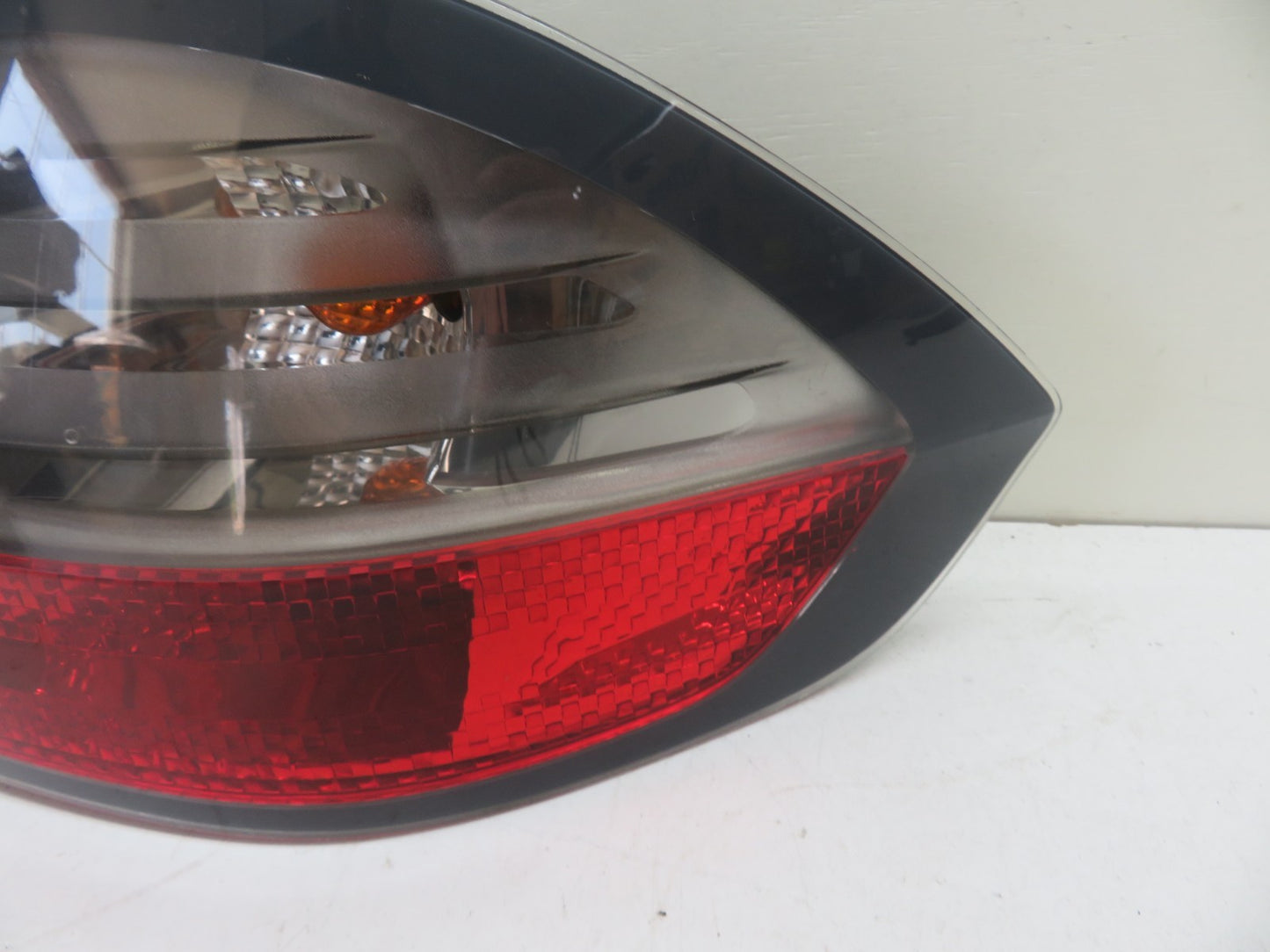 FORD S MAX OSR REAR DRIVER OUTER TAIL LIGHT 2006-2010 1302-3