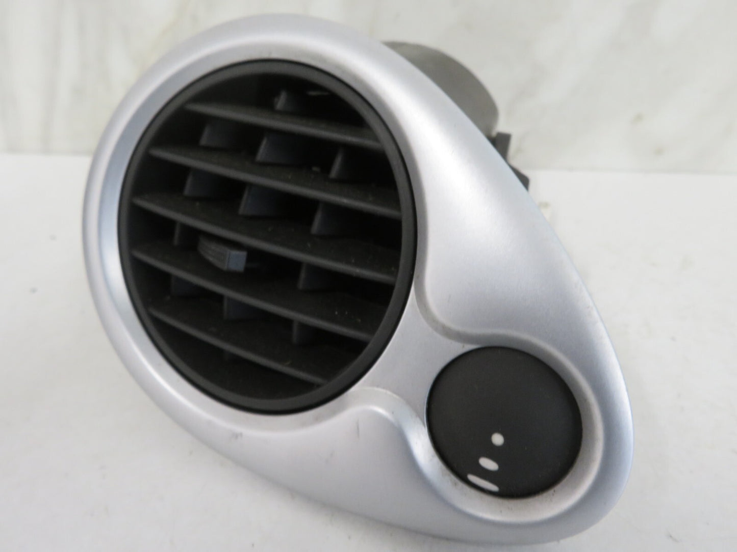 RENAULT CLIO MK3 NS PASSENGER DASHBOARD AIR VENT 2005-2012 A1639-11