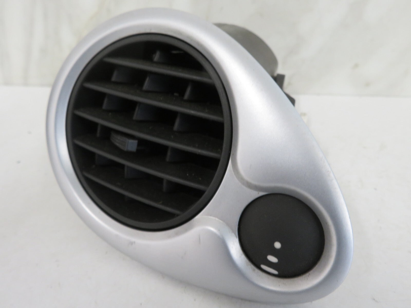 RENAULT CLIO MK3 NS PASSENGER DASHBOARD AIR VENT 2005-2012 A1639-11