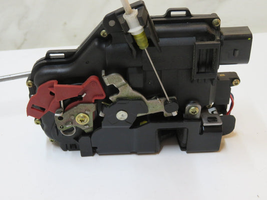 AUDI A4 B6 AVANT NSF DOOR LOCK CATCH 2001-2006 AMS4