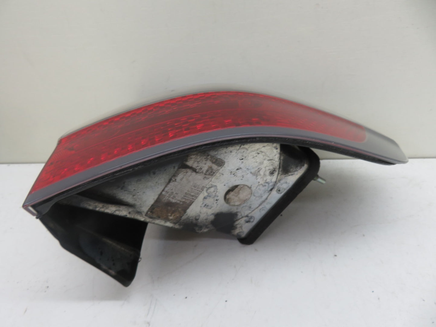 FORD S MAX OSR REAR DRIVER OUTER TAIL LIGHT 2006-2010 1302-3