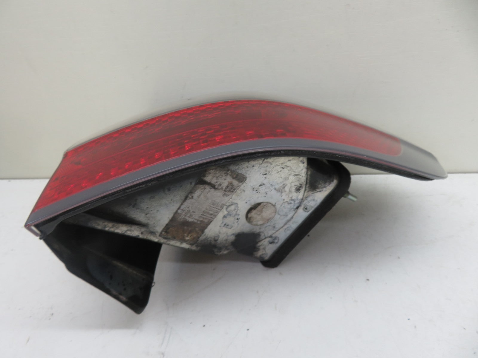 FORD S MAX OSR REAR DRIVER OUTER TAIL LIGHT 2006-2010 1302-3
