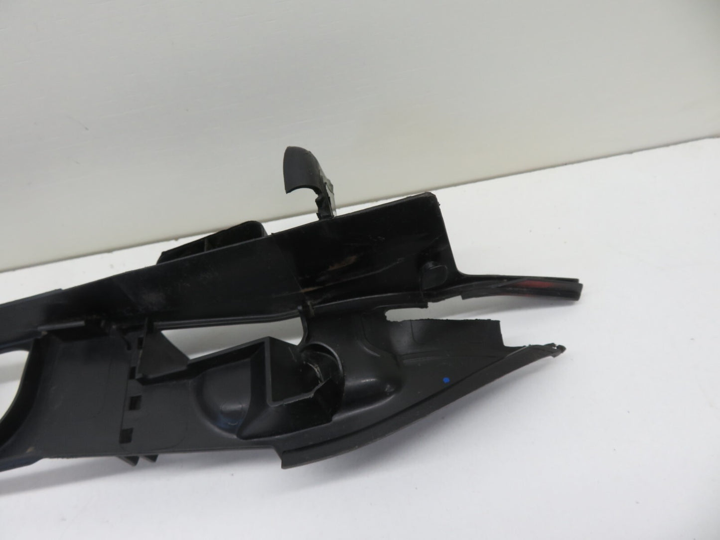 FORD FOCUS ST 225 OS DRIVER FENDER TRIM 4M51-A02476-A 2006-2010 1232-9