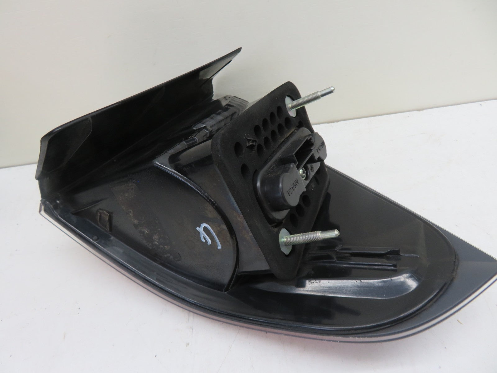 FORD S MAX NSR REAR PASSENGER OUTER TAIL LIGHT 2006-2010 1302-4