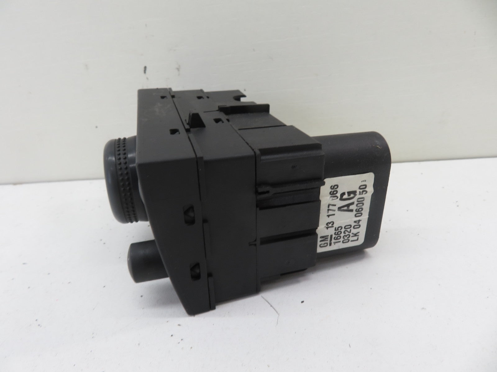 VAUXHALL VECTRA C HEADLIGHT CONTROL SWITCH 13177066 2002-2008 KF55-2