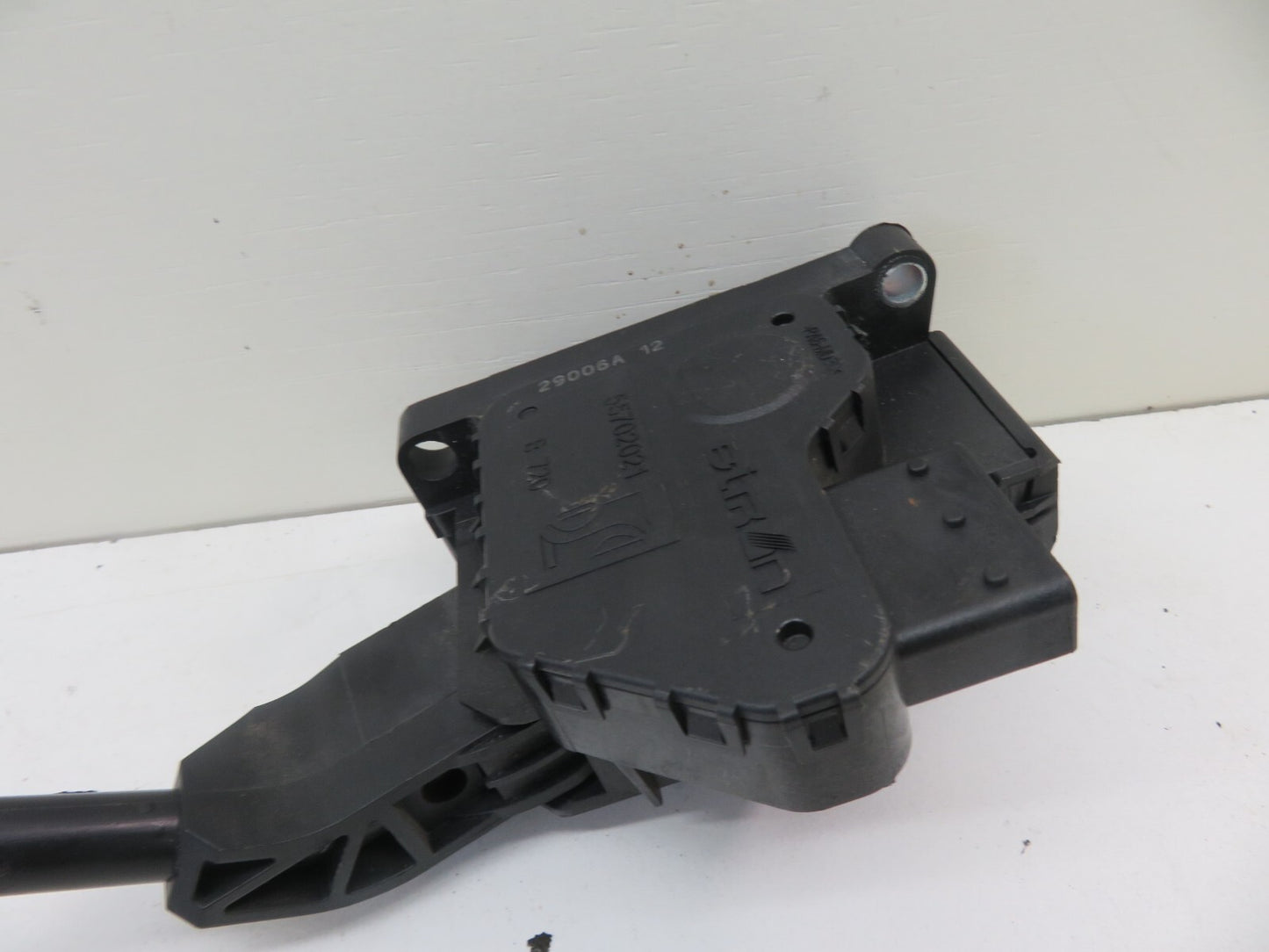 VAUXHALL CORSA D THROTTLE PEDAL 55702021 2006-2011 1700-11