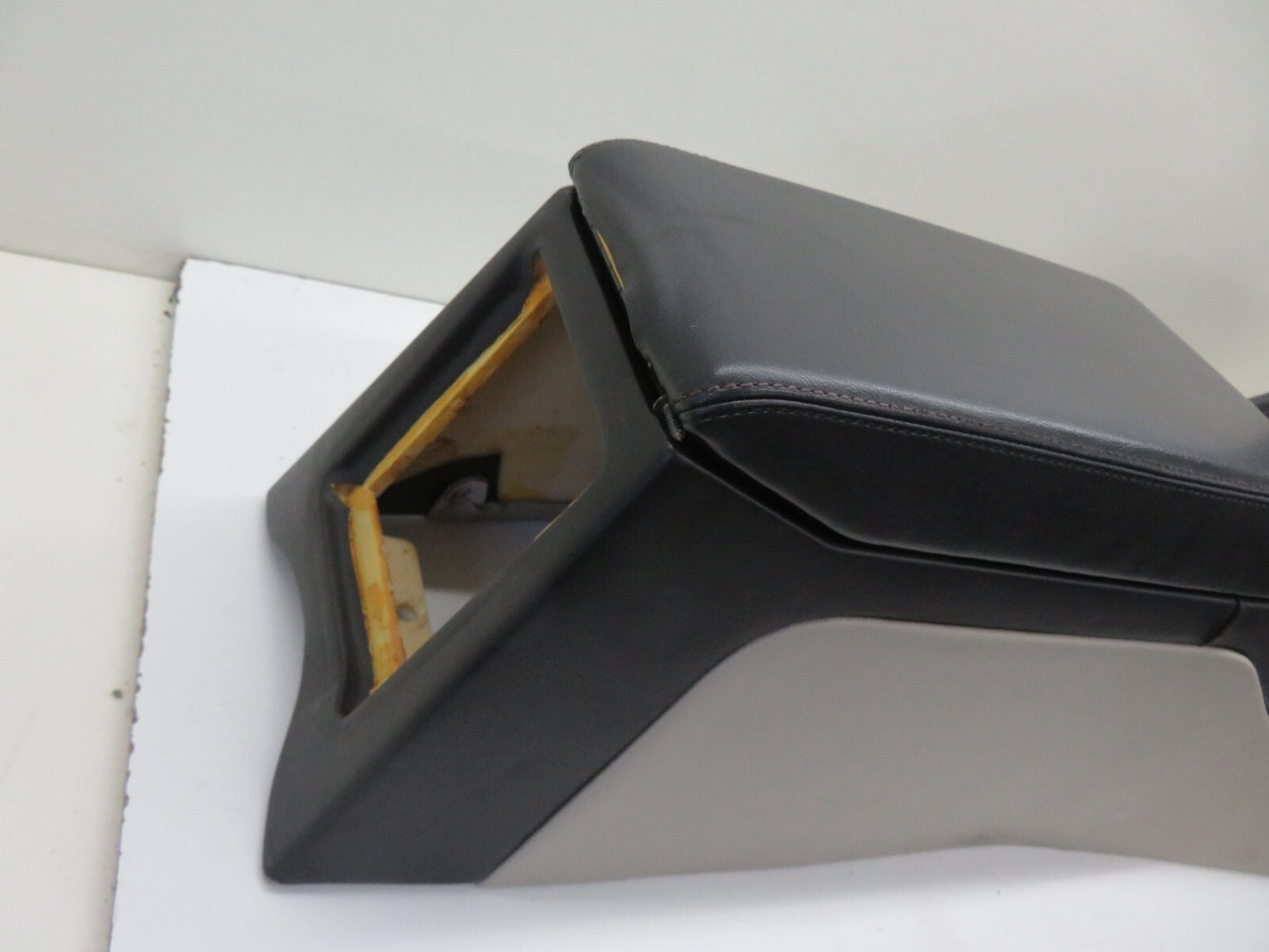 JAGUAR XJR CENTER CONSOLE ARM REST 1994-2001