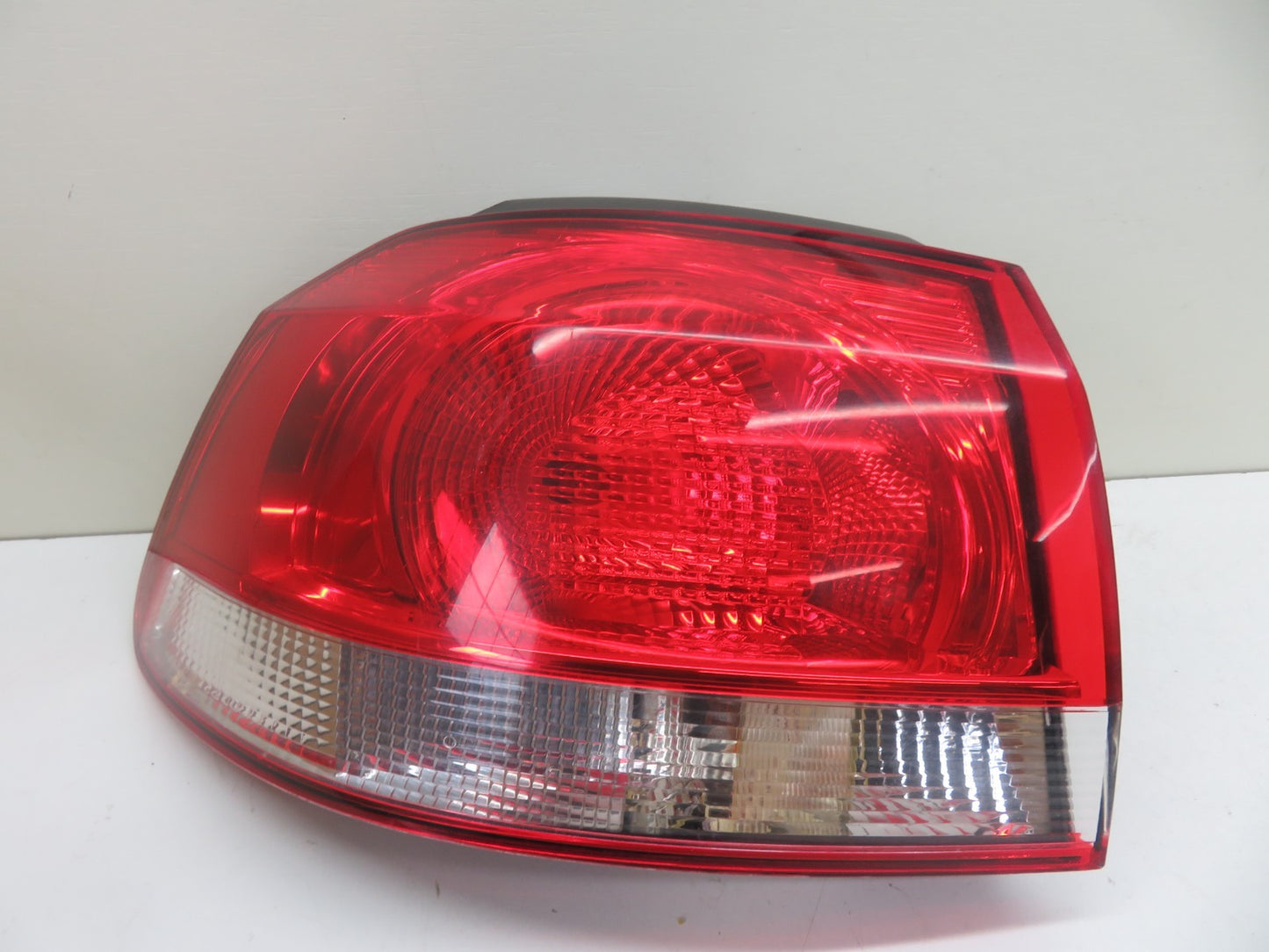 VW GOLF MK6 NS PASSENGER REAR TAIL LIGHT 5K0945095E 2009-2013 REF-3