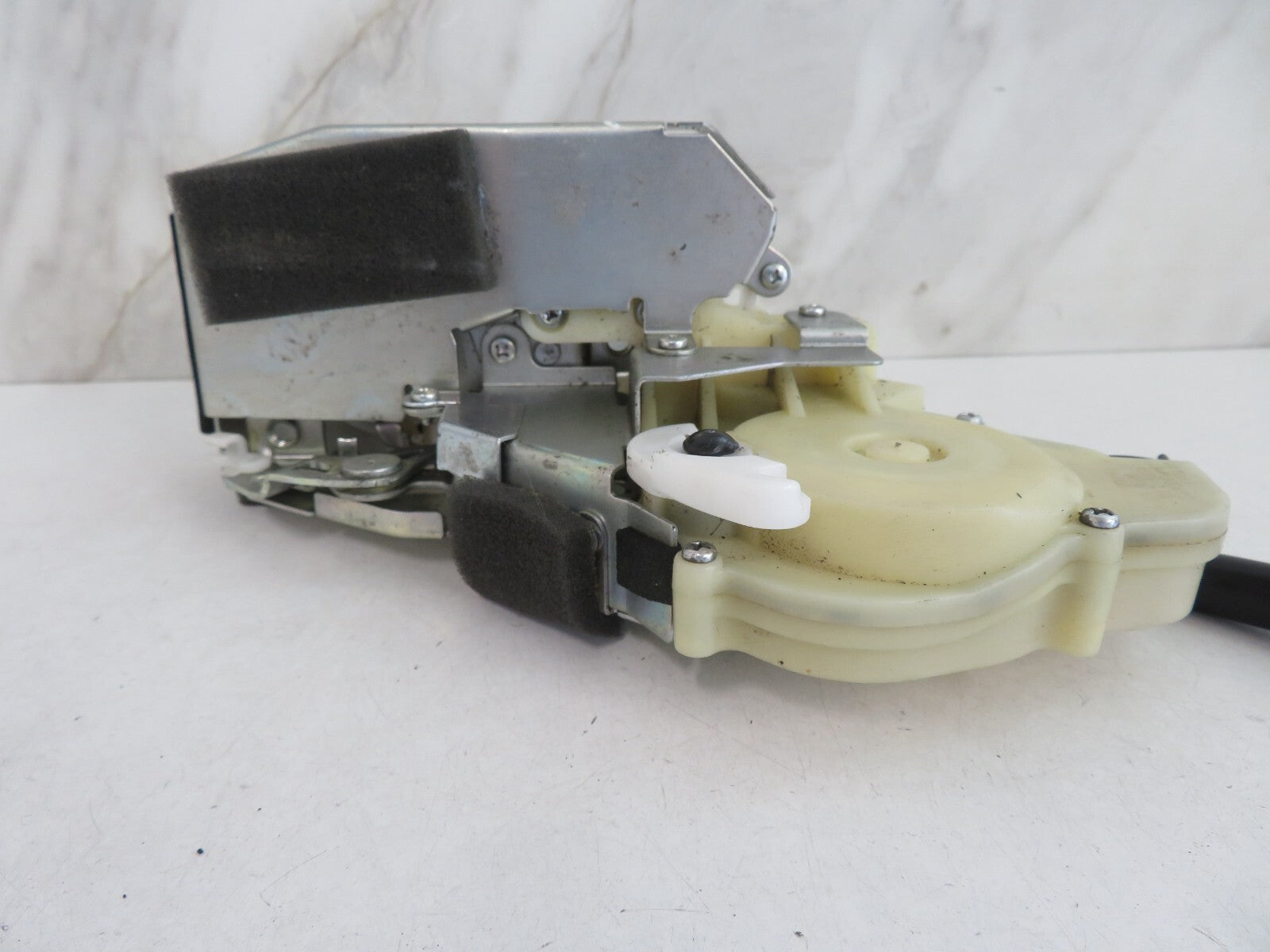 HONDA JAZZ NSF DOOR LOCK CATCH 2002-2008 AM1204-3