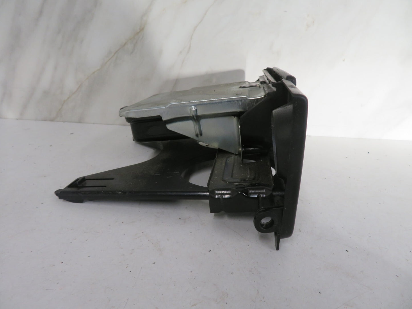 SUZUKI SWIFT GLS DASH TRIM ASH TRAY CUP HOLDER 73851-60E00 1988-2002 1439-4