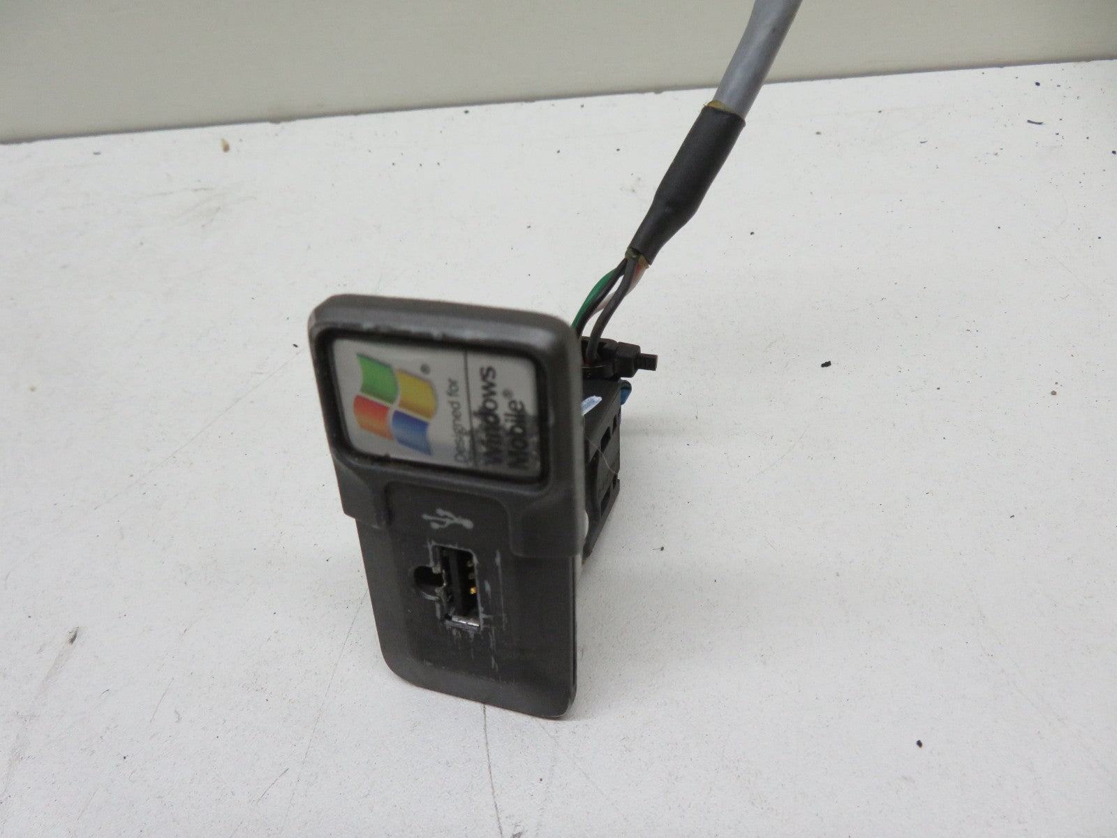 FIAT 500 USB PORT 735493636 WINDOWS 2007-2012 1837-18