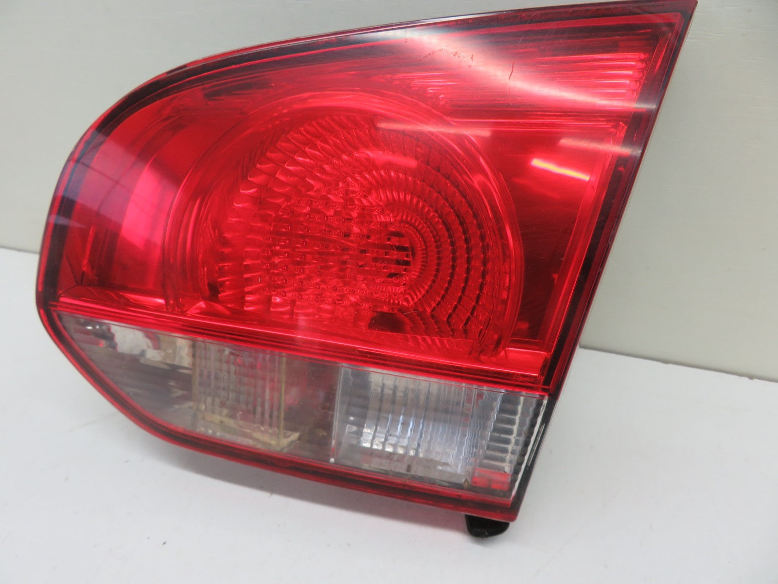 VW GOLF MK6 OS DRIVER INNER REAR TAIL LIGHT 89090909 2009-2013 1546-5