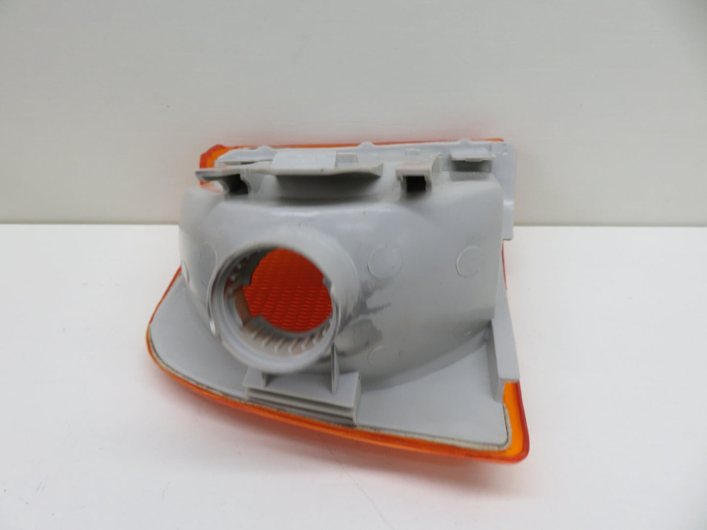 FRONT NS PASSENGER INDICATOR LIGHT FOR AUDI 100 441-1506-U YEARS 1982-1990