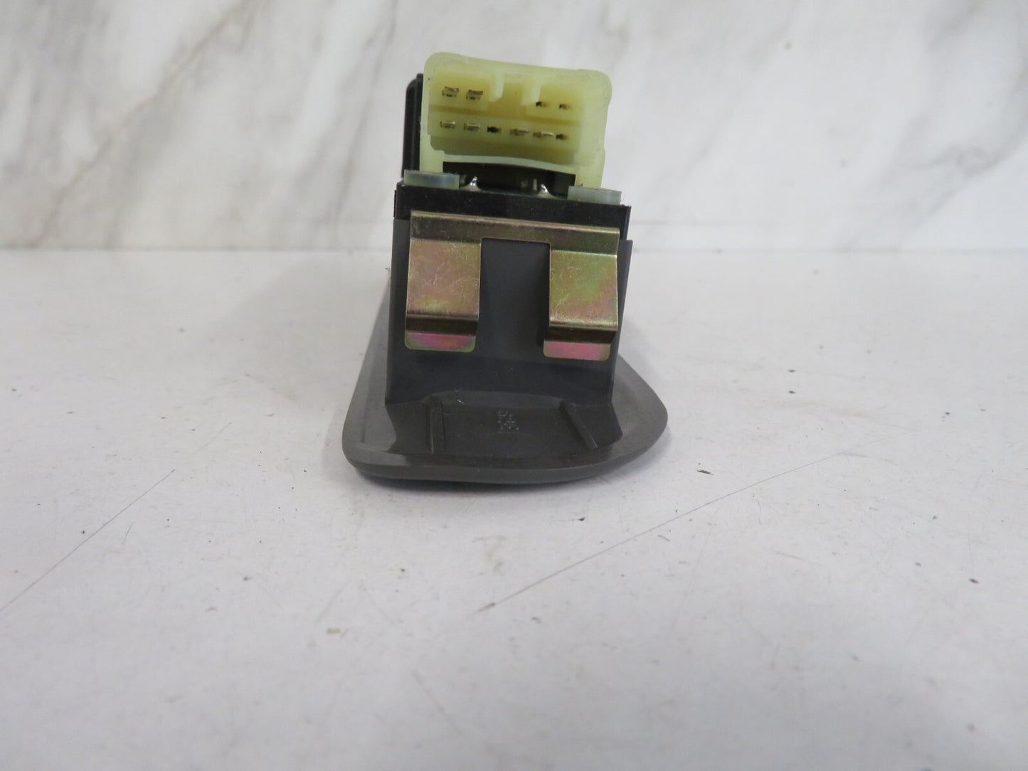 SUZUKI SWIFT GLS OS DRIVER WINDOW SWITCHES 568-0S1D 1988-2002 1411-4