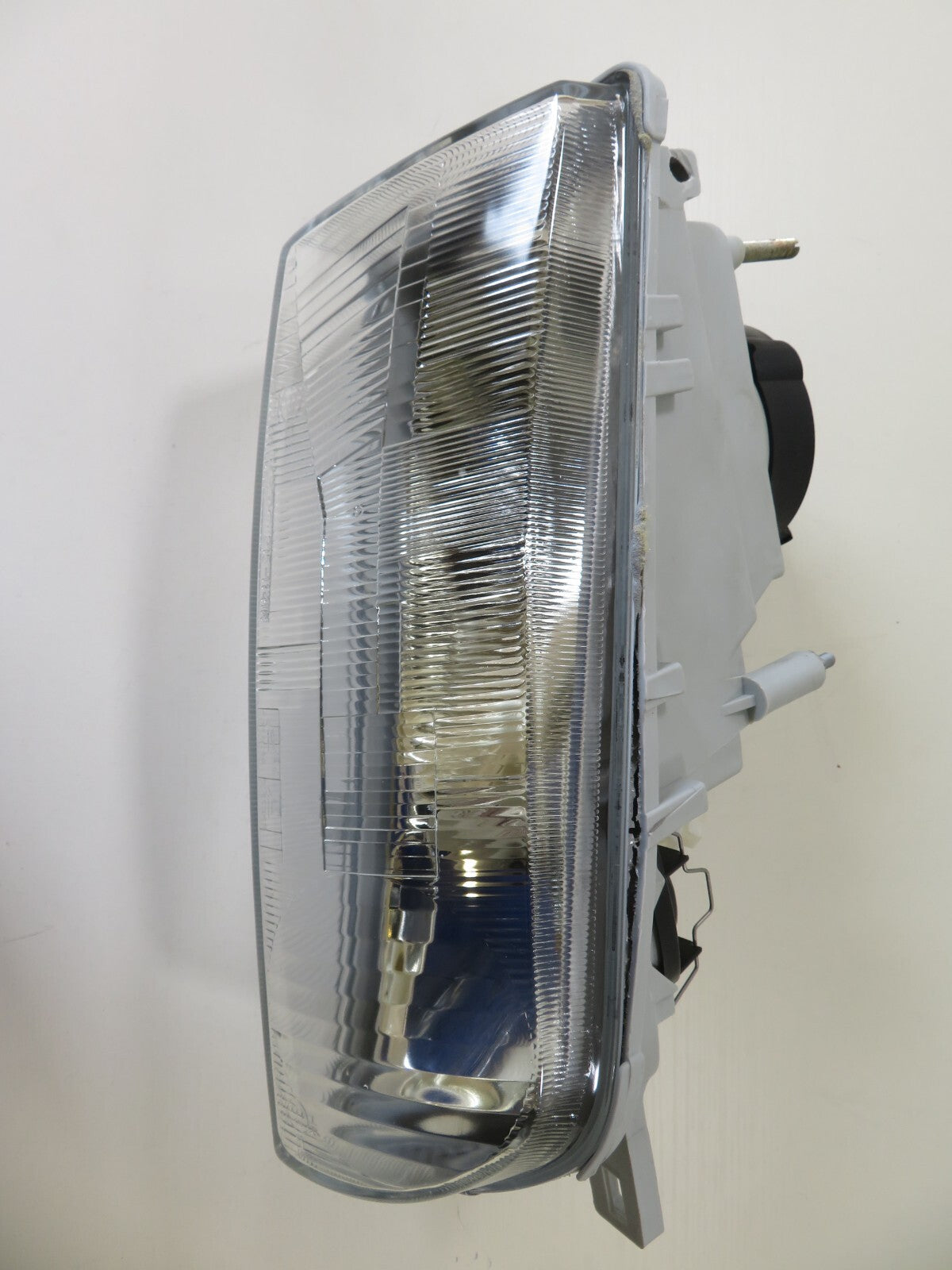 OS DRIVER RH DEPO HEADLIGHT FOR NISSAN PRIMERA 1996-1999 (SEE PHOTOS) 303R