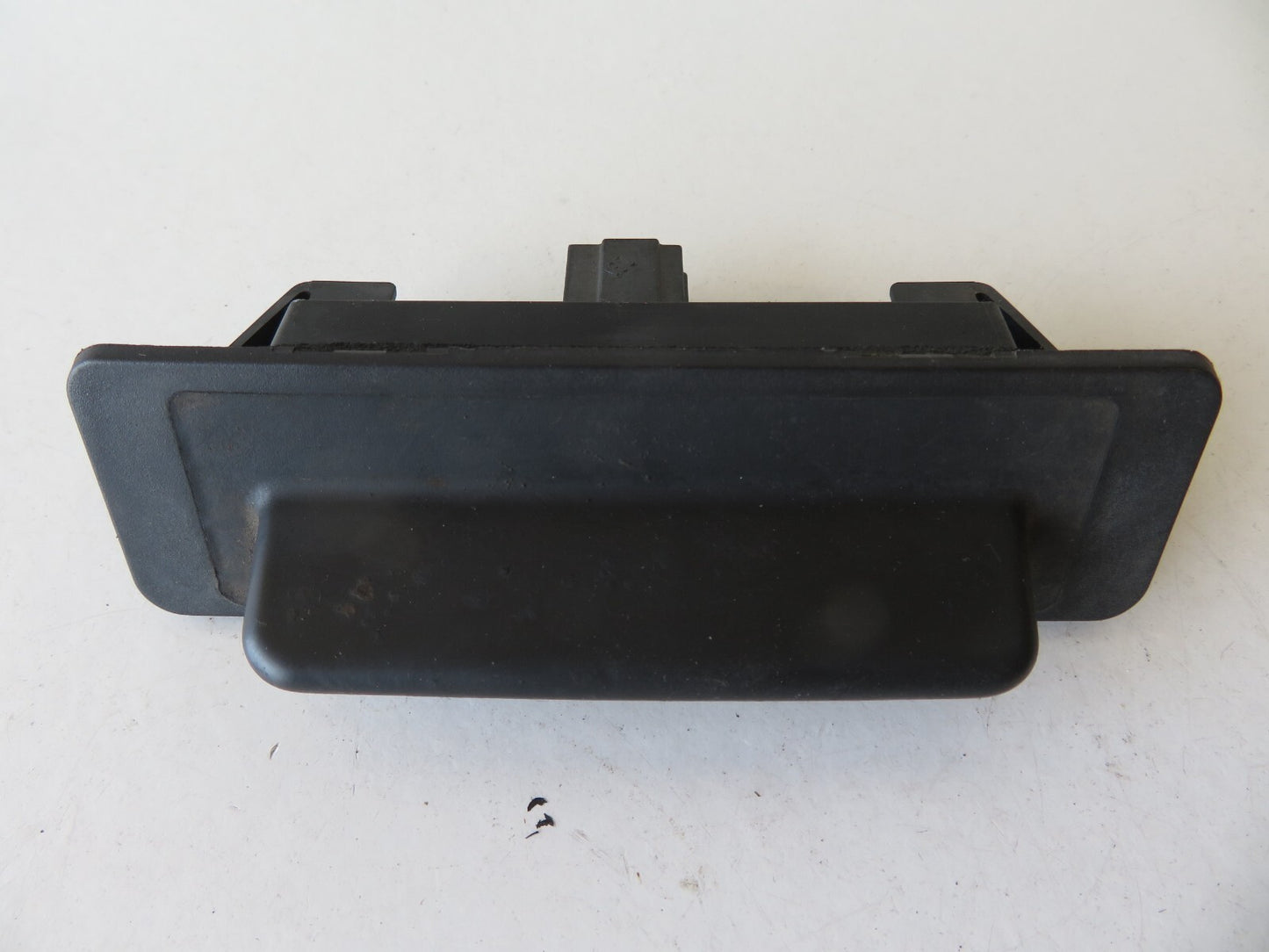 RENAULT LAGUNA MK2 TAILGATE BOOT HANDLE SWITCH 8200002001 2000-2007 AMS1132