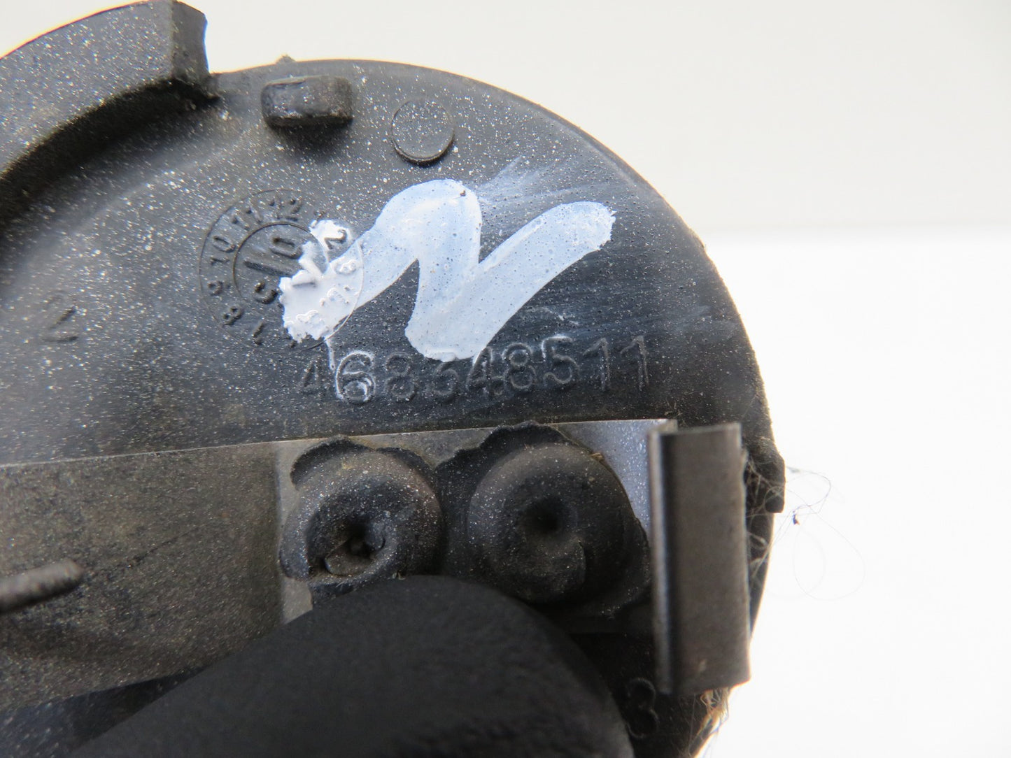 VAUXHALL MERIVA REAR BUMPER TOW EYE COVER 468348511 2003-2010 1516-2