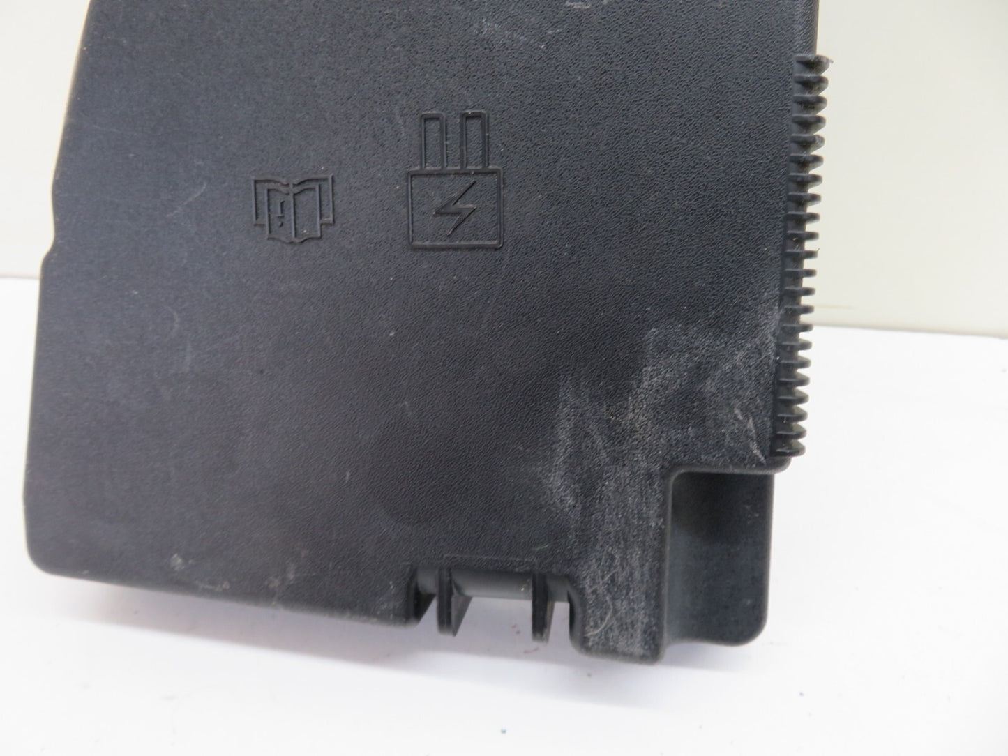 FORD FIESTA MK7 ST180 1.6 ENGINE BAY FUSE BOX COVER 2013-2017