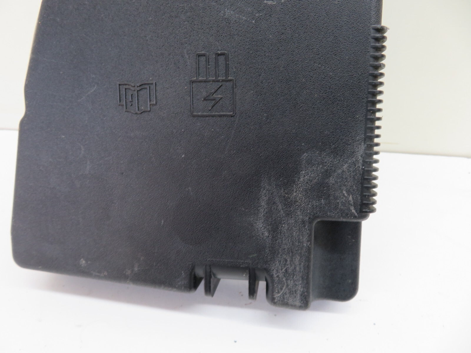 FORD FIESTA MK7 ST180 1.6 ENGINE BAY FUSE BOX COVER 2013-2017