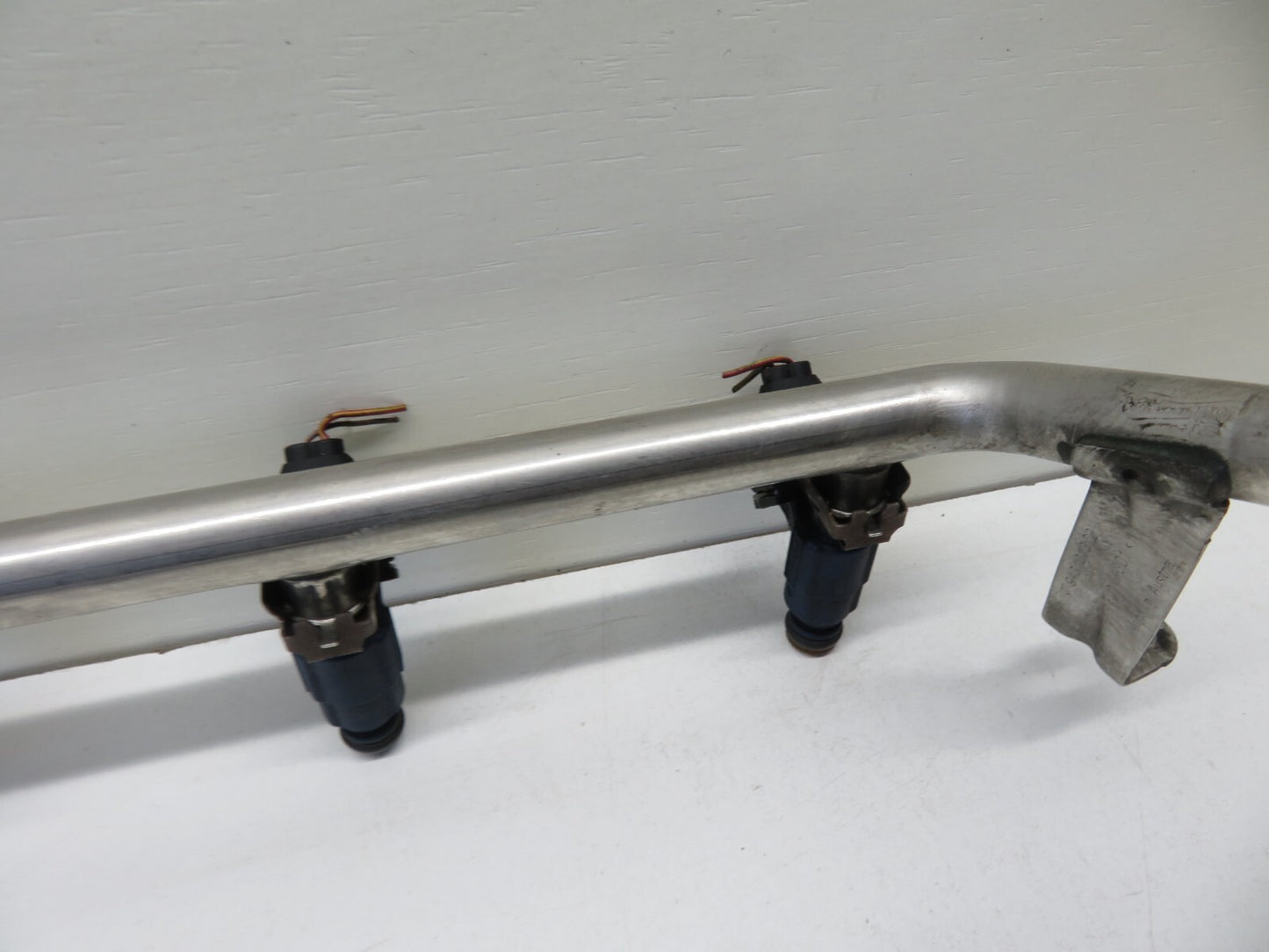 PORSCHE CAYENNE 955 V8 FUEL INJECTORS AND RAIL 0280156101 2003-2006 1804-2