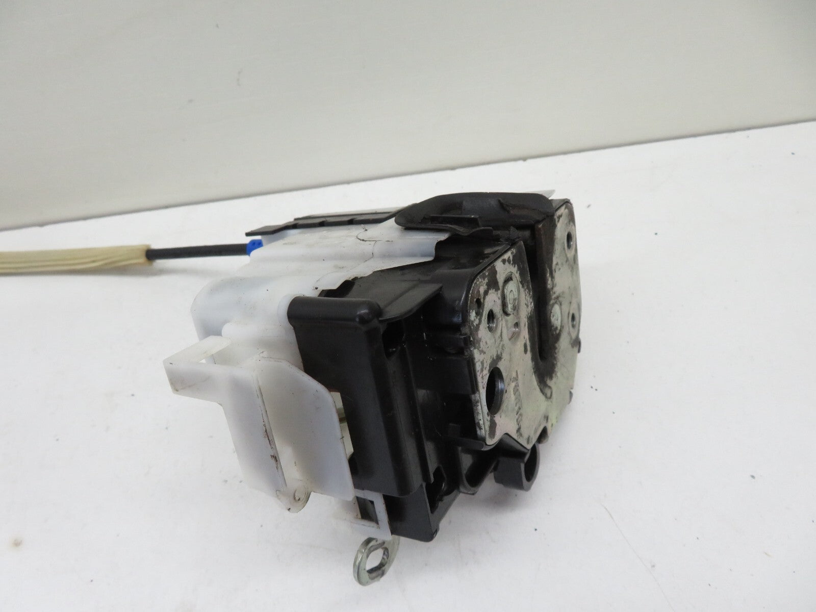 PEUGEOT BIPPER OSF DRIVER  DOOR LOCK CATCH 2008-2015 1734-13