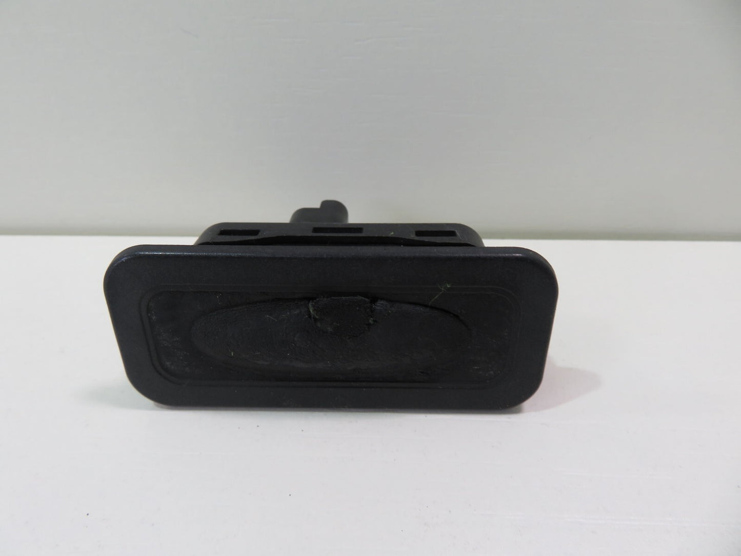 RENAULT SCENIC TAILGATE BOOT RELEASE SWITCH 8200078256 2003-2009 1559-15