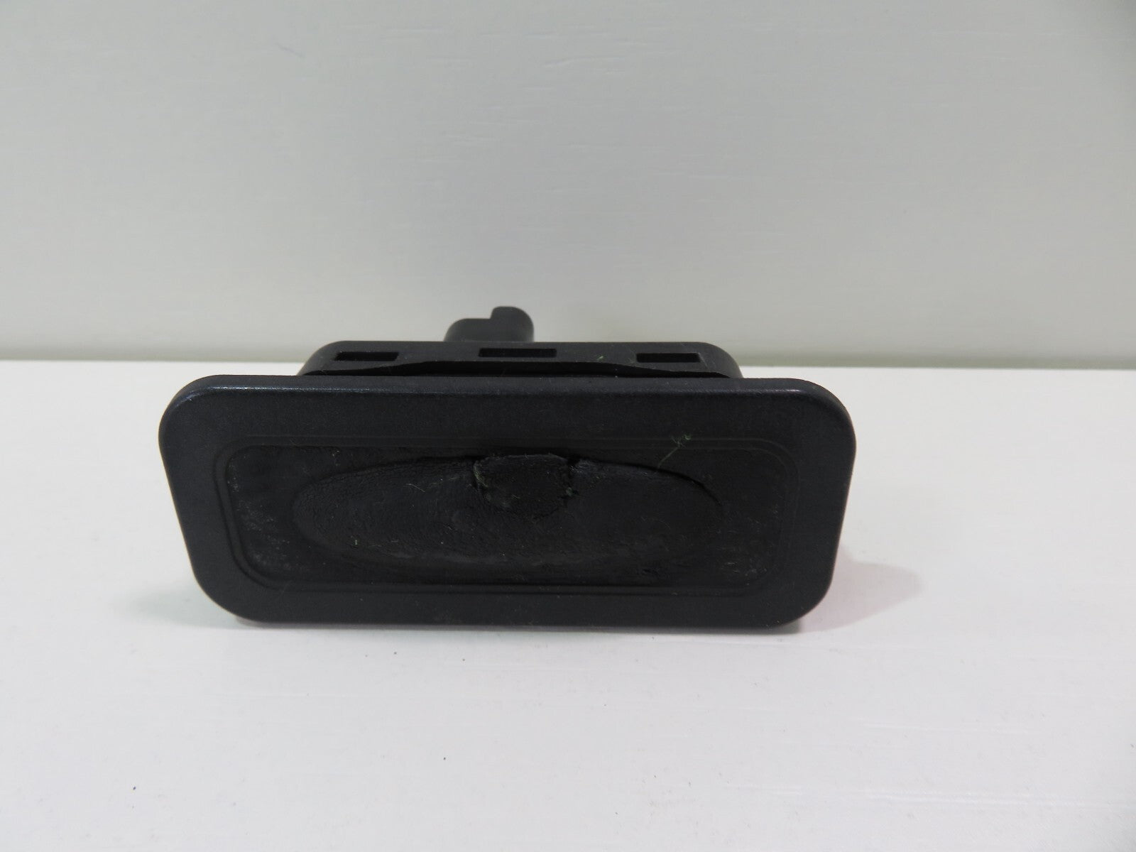 RENAULT SCENIC TAILGATE BOOT RELEASE SWITCH 8200078256 2003-2009 1559-15