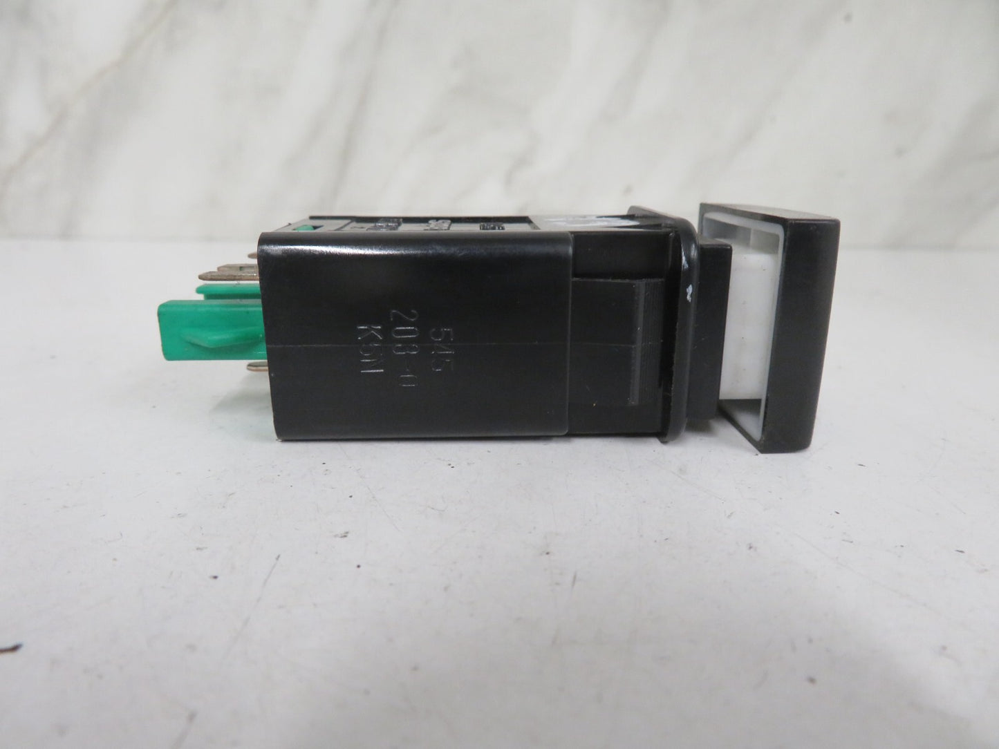 SAAB 95 9-5 FRONT FOG LIGHT SWITCH 12768423 2005-2009 MIX1349-13