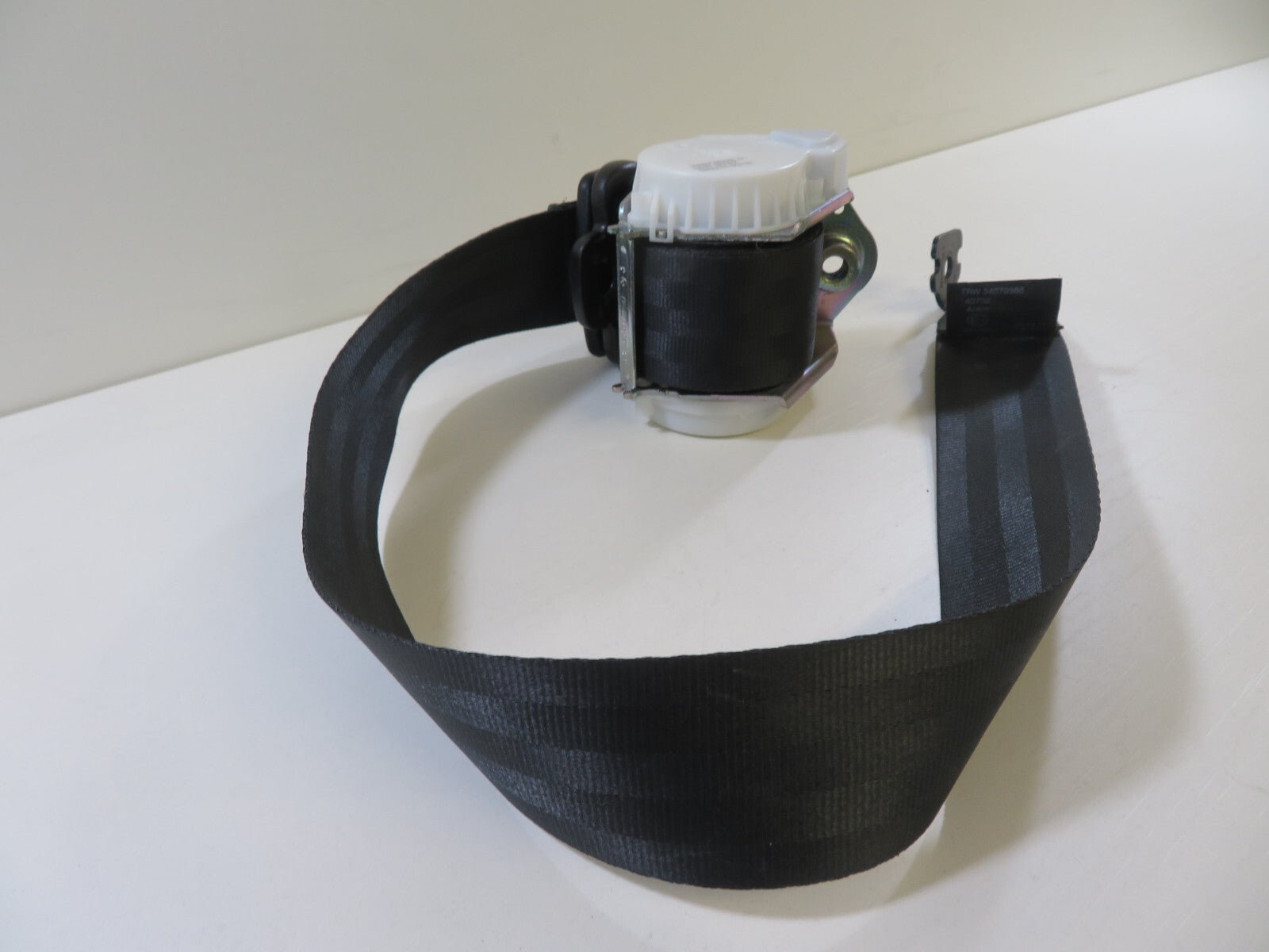 FORD C MAX GRAND 2RD ROW MIDDLE SEAT BELT AM51-U611B68-AH3YYW 2011-2015 1037-4