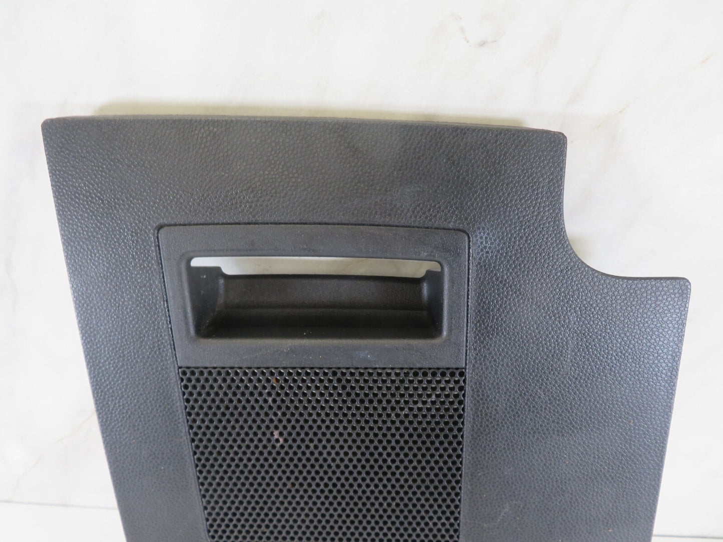 MAZDA 5 MPV REAR BOOT ACCESS TRIM C235688V0 2005-2010 A1320-3