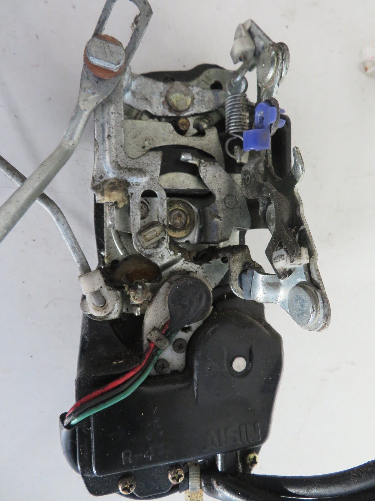 SUZUKI SWIFT GLS OSF 3DR DOOR LOCK CATCH 1988-2002 1439-3