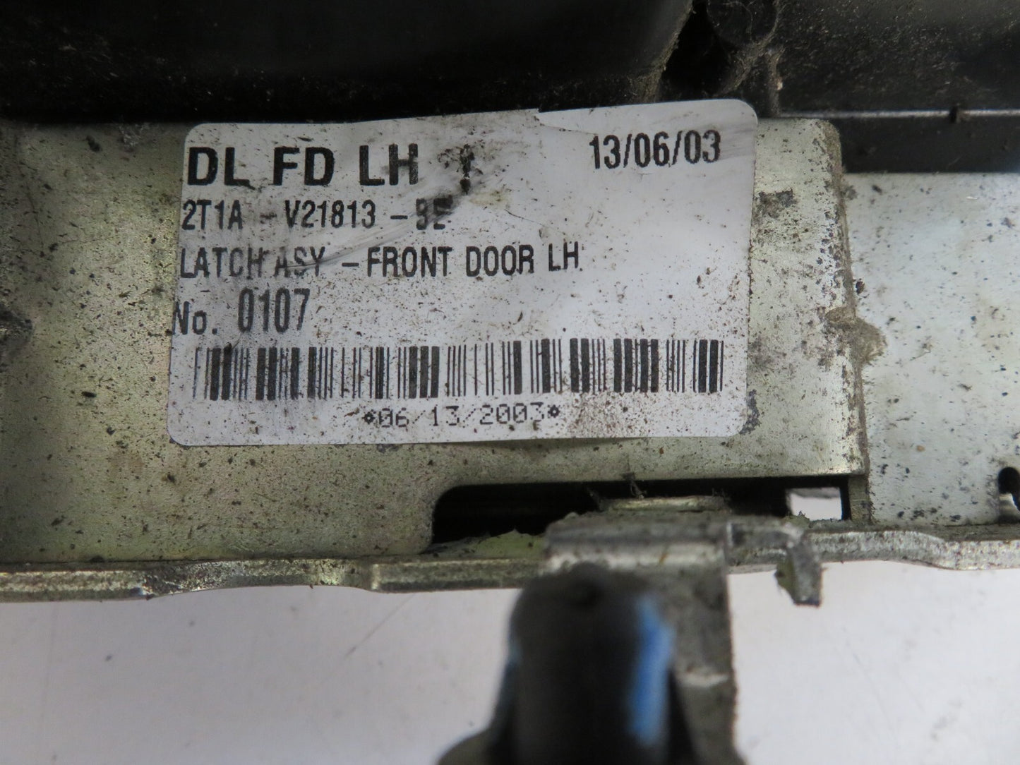 FORD TRANSIT CONNECT NS PASSENGER DOOR LOCK CATCH 2T1AV21813BE 2002-2006 A1219-3