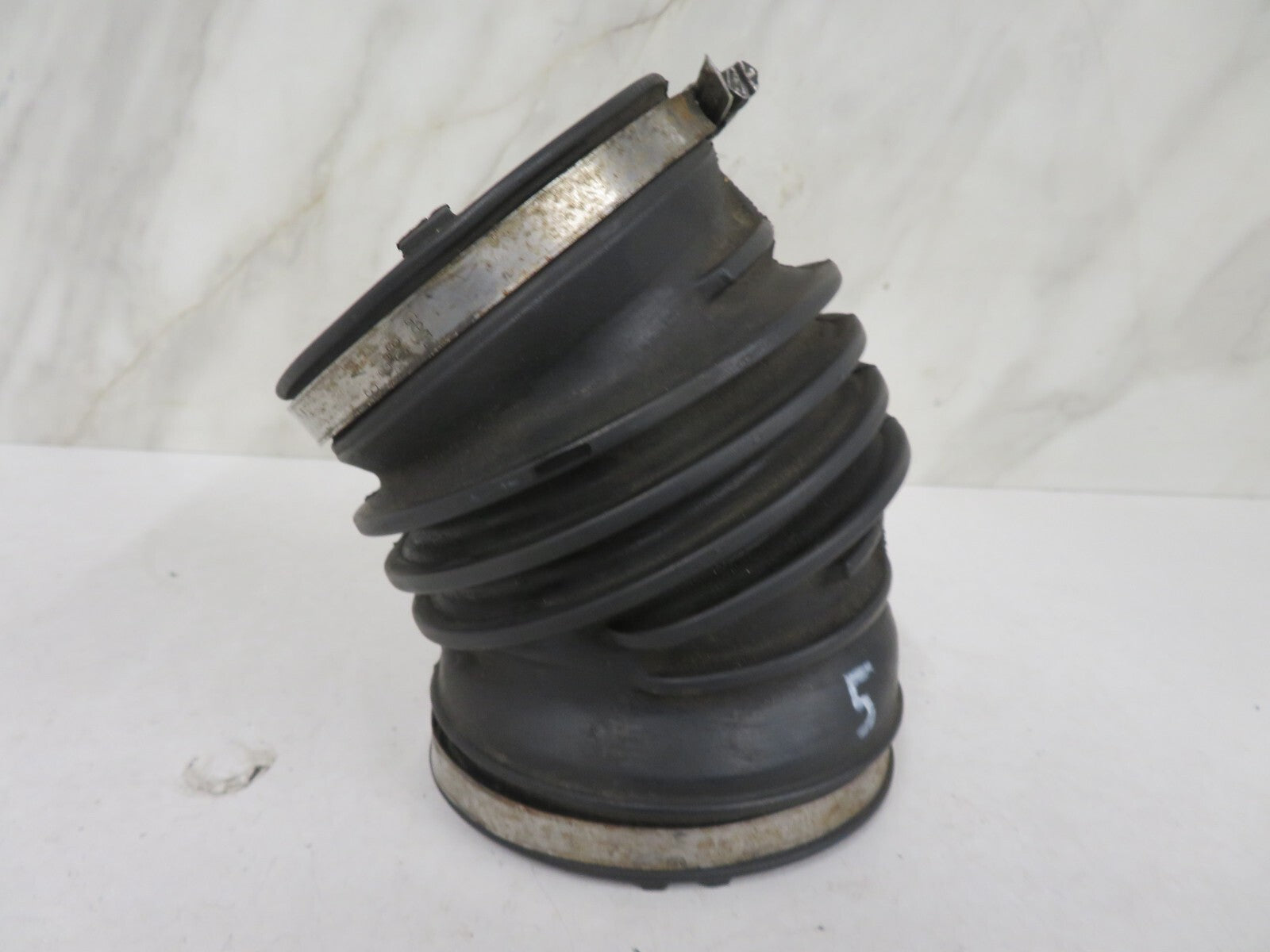 AUDI A8 D2 V8 AIR INTAKE PIPE 077129627A 1998-2002 1515-5