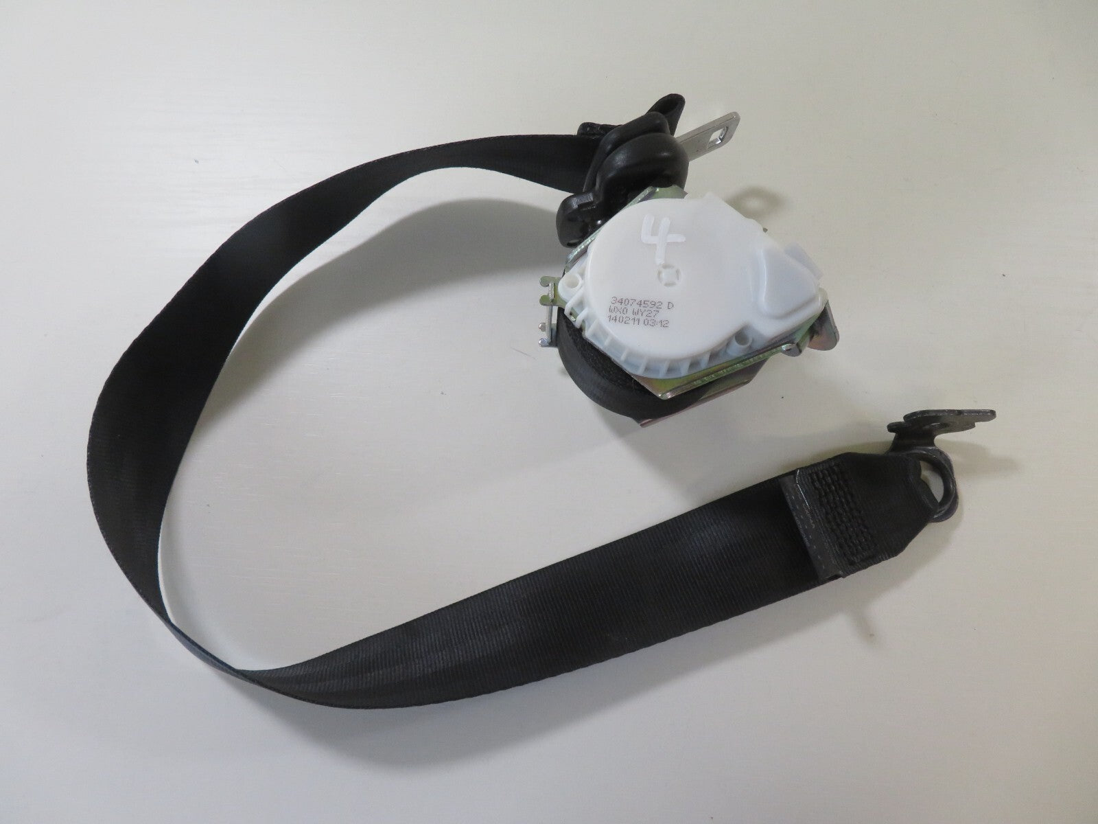 FORD C MAX GRAND 2RD ROW MIDDLE SEAT BELT AM51-U611B68-AH3YYW 2011-2015 1037-4