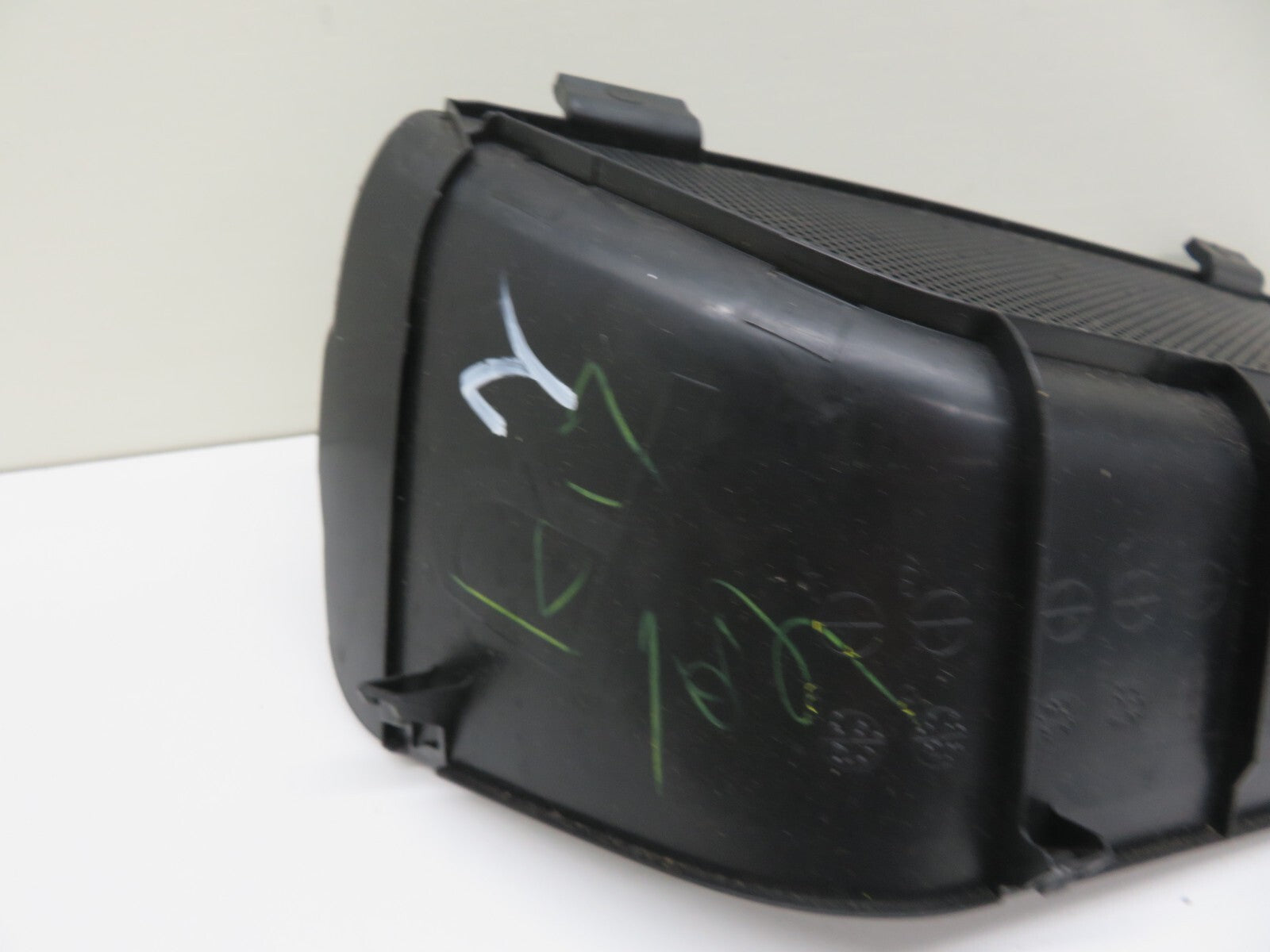 MAZDA CX7 OS DRIVER SIDE REAR BOOT TRIM EG2168853 2008-2012 1414-2