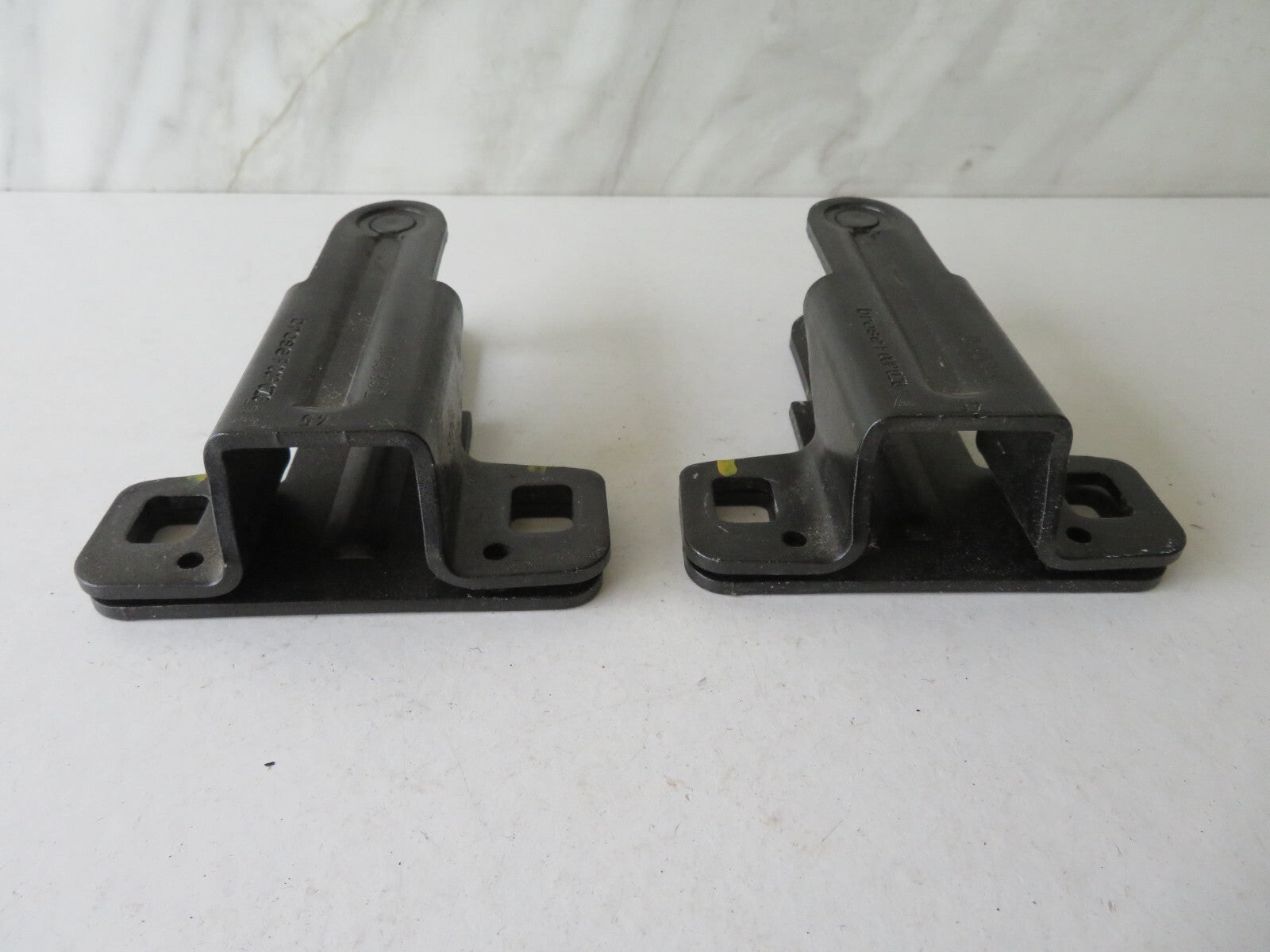 BMW X5 E53 LOWER TAILGATE LOCK LATCHES PAIR 2004-2007 RG04 SA