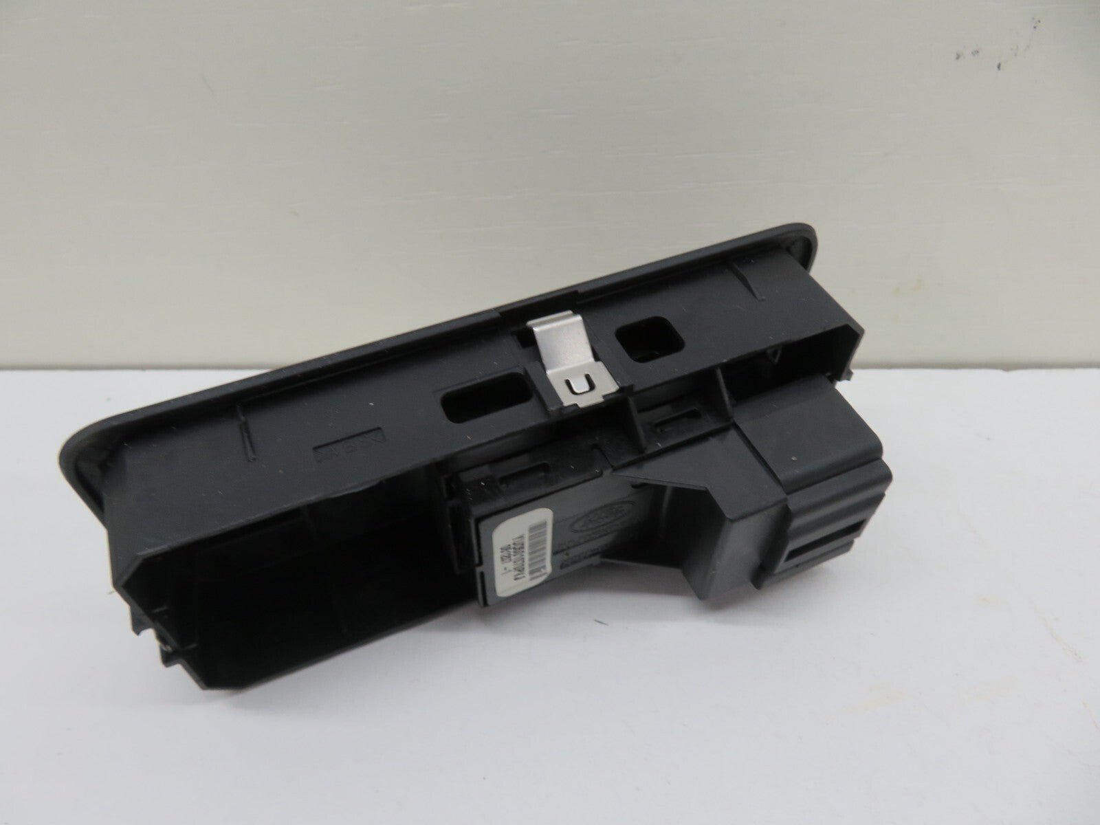 LAND ROVER DISCOVERY 3 REAR WINDOW SWITCH YUD501070 2005-2009 1212-6